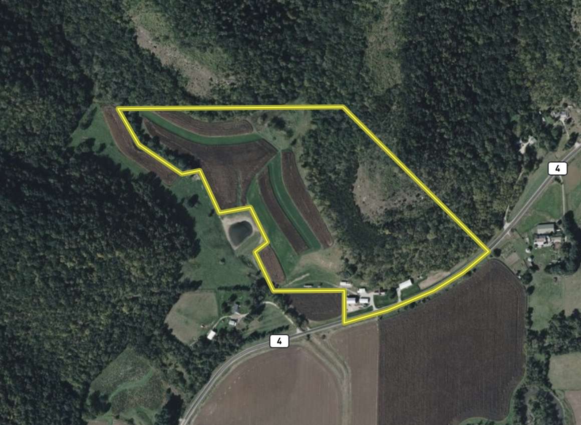 9516 County 4, Houston, MN 55943