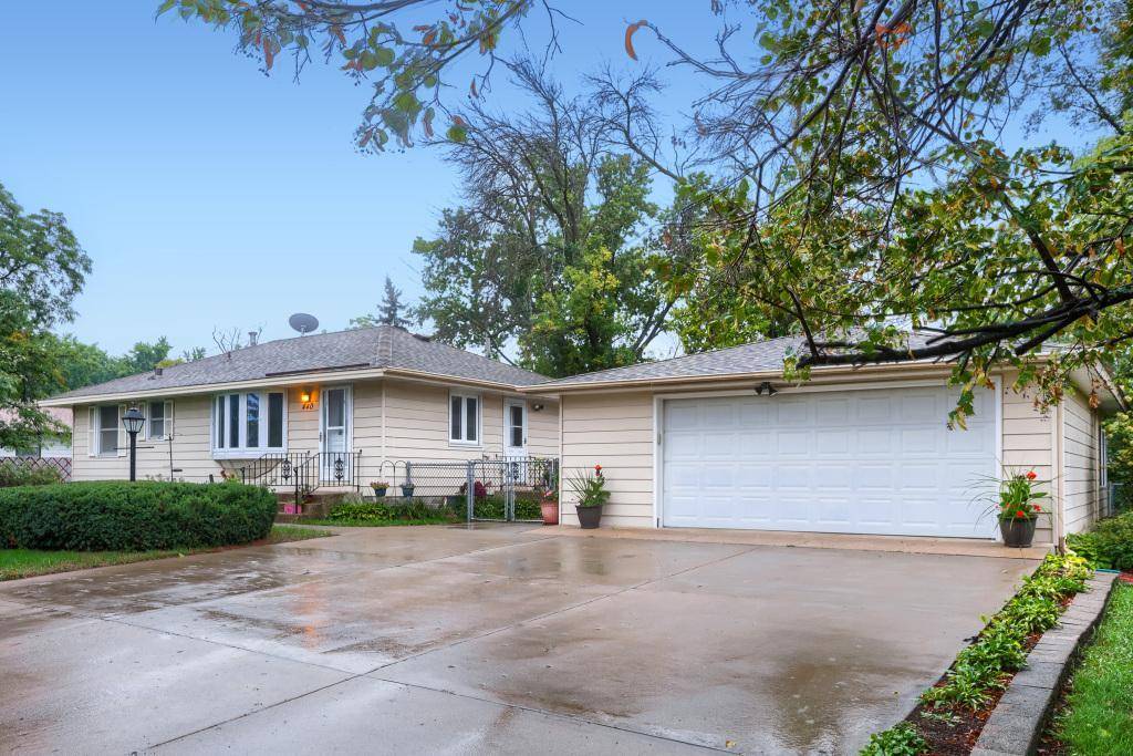440 113th AVE NW, Coon Rapids, MN 55448