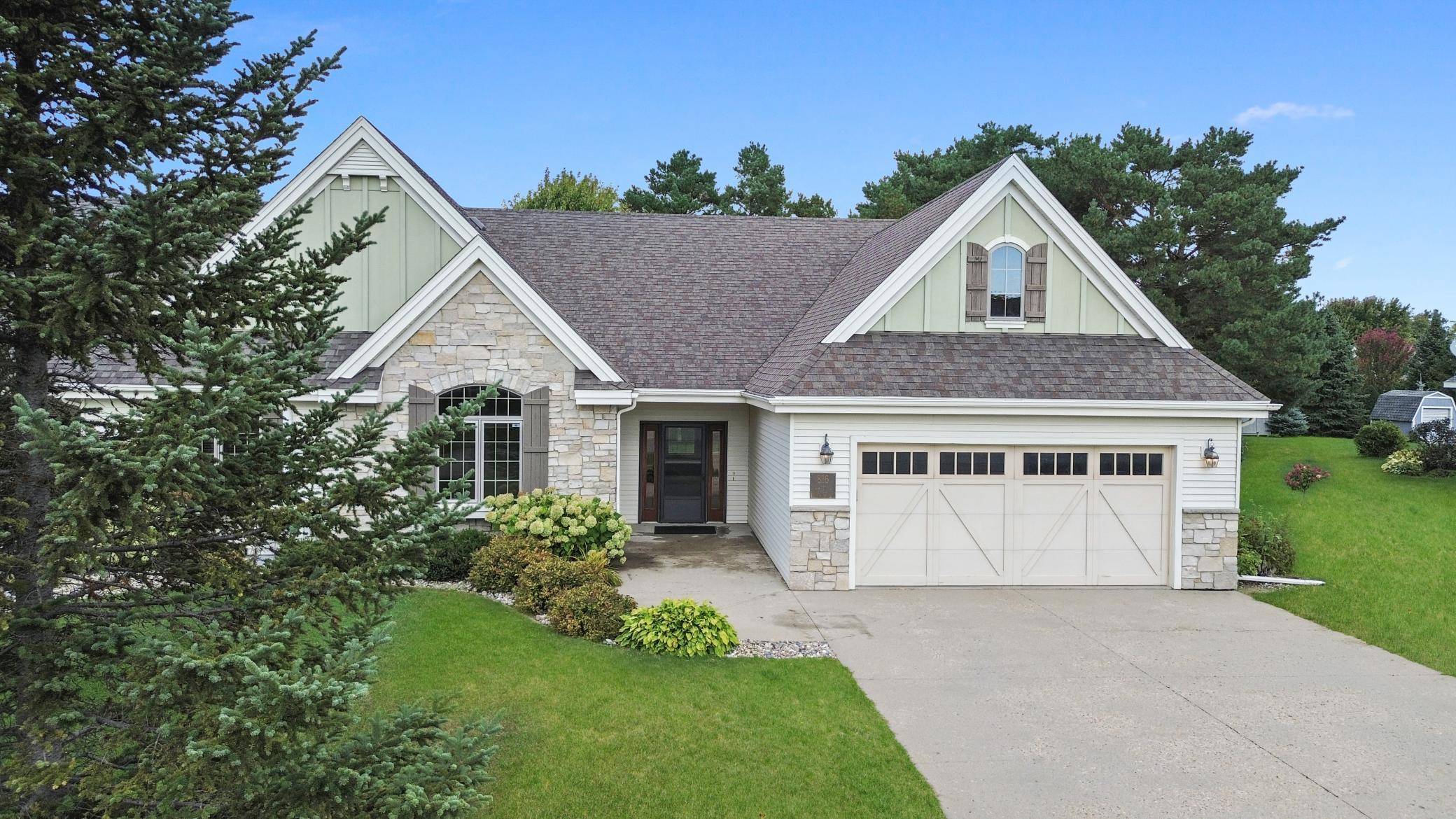 816 Whitetail LN, Detroit Lakes, MN 56501
