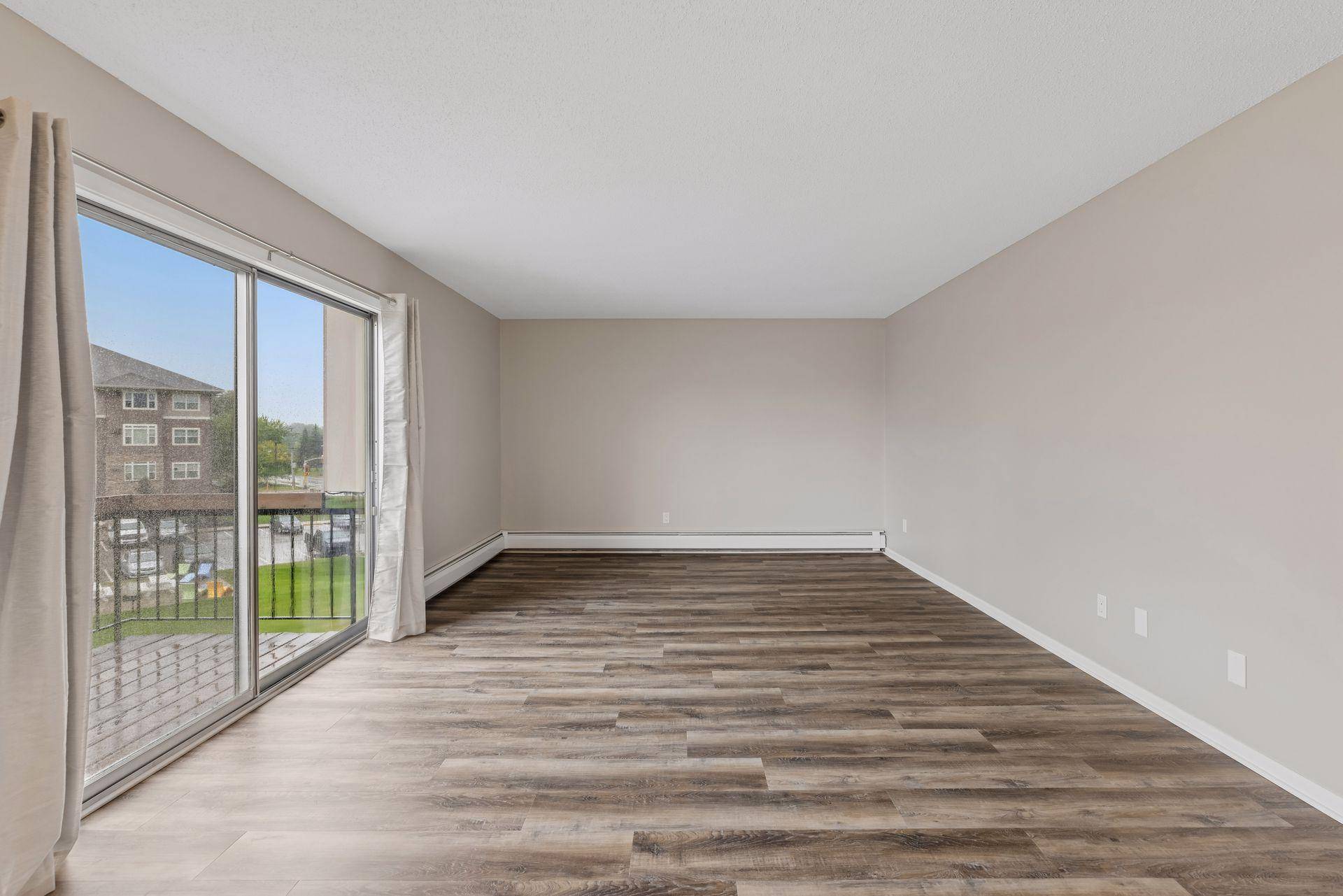 2800 Hillsboro AVE N #307, New Hope, MN 55427