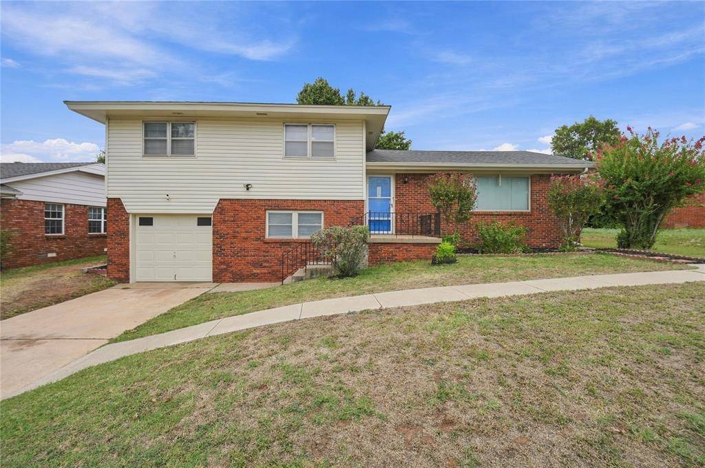 305 Sherri LN, Yukon, OK 73099