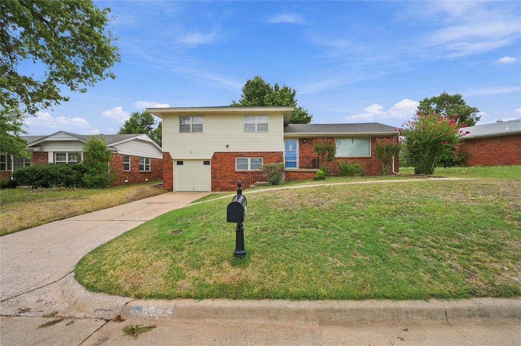 305 Sherri LN, Yukon, OK 73099