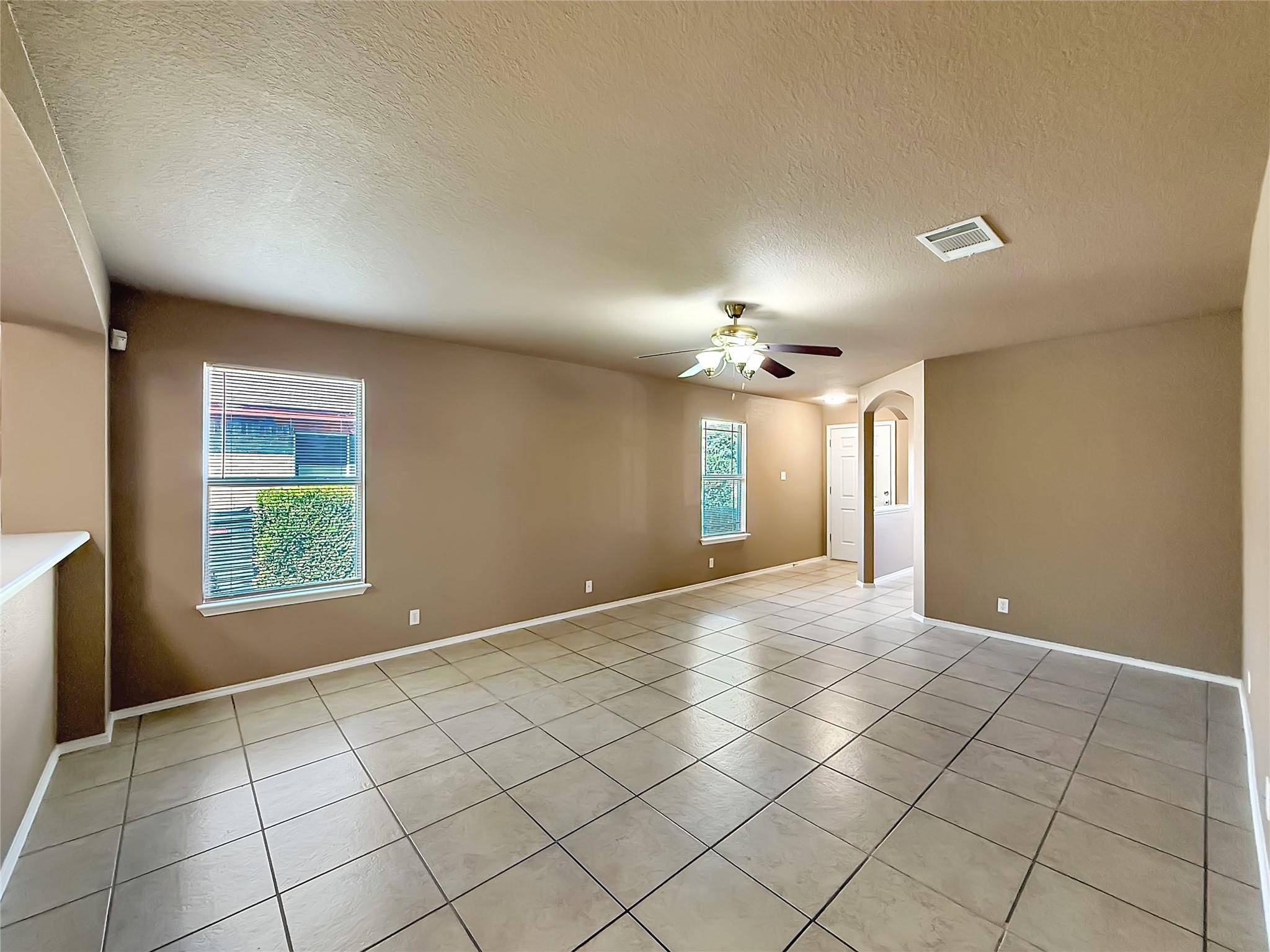 102 Ryan CV, Hutto, TX 78634