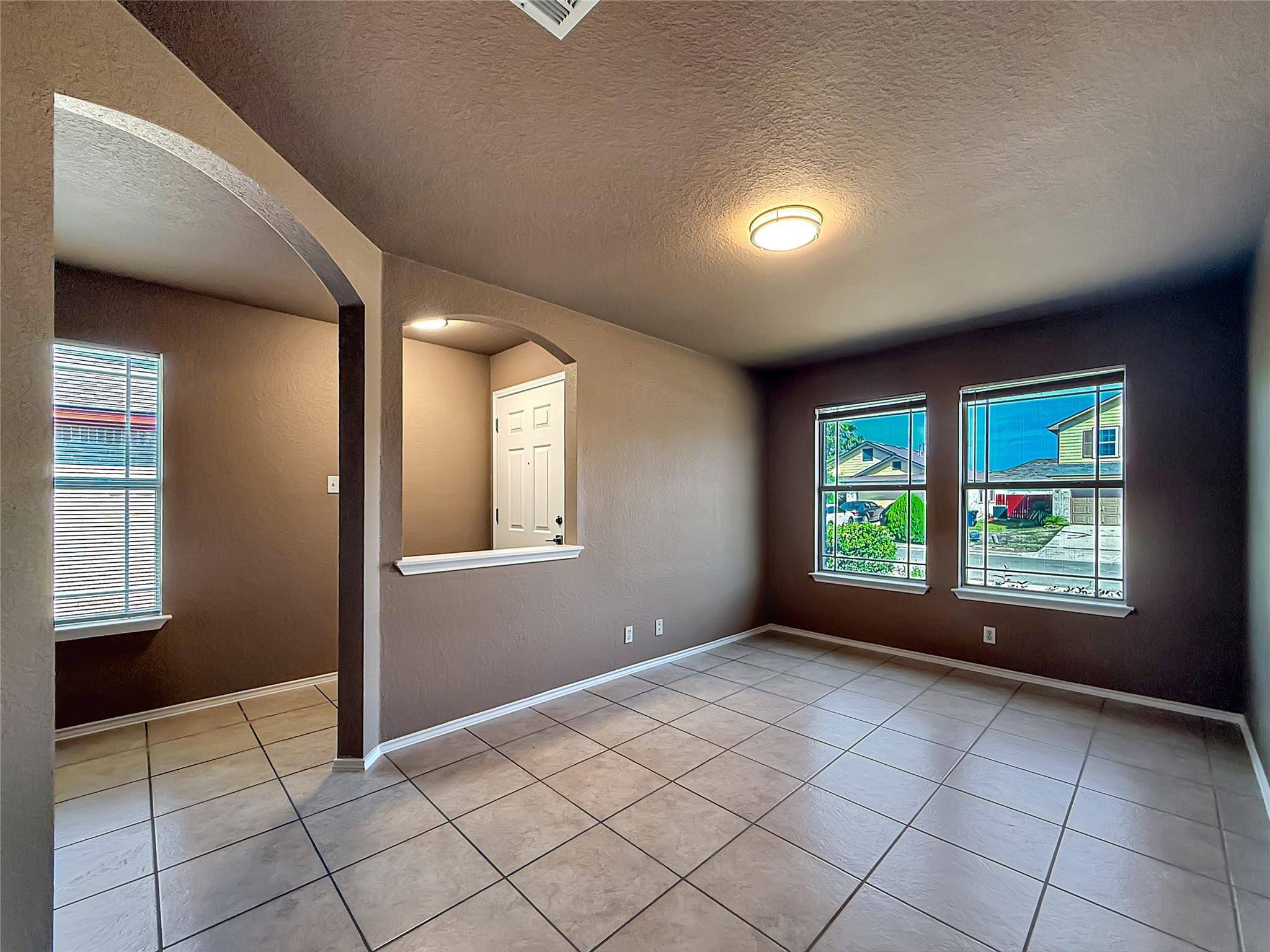 102 Ryan CV, Hutto, TX 78634