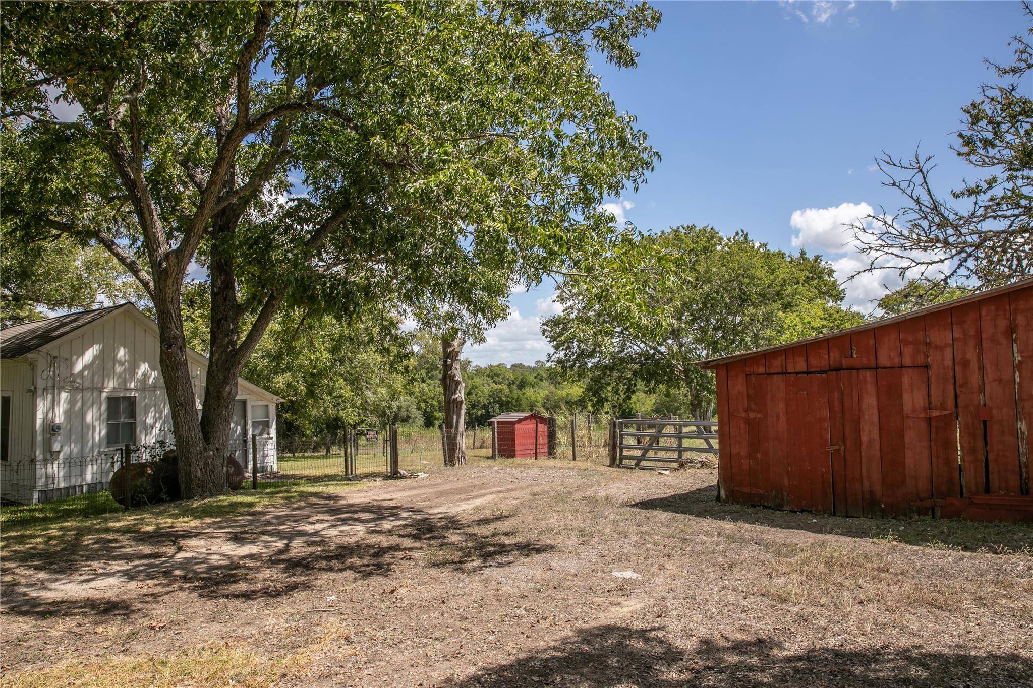 12819 W Burton ST, Burton, TX 77835
