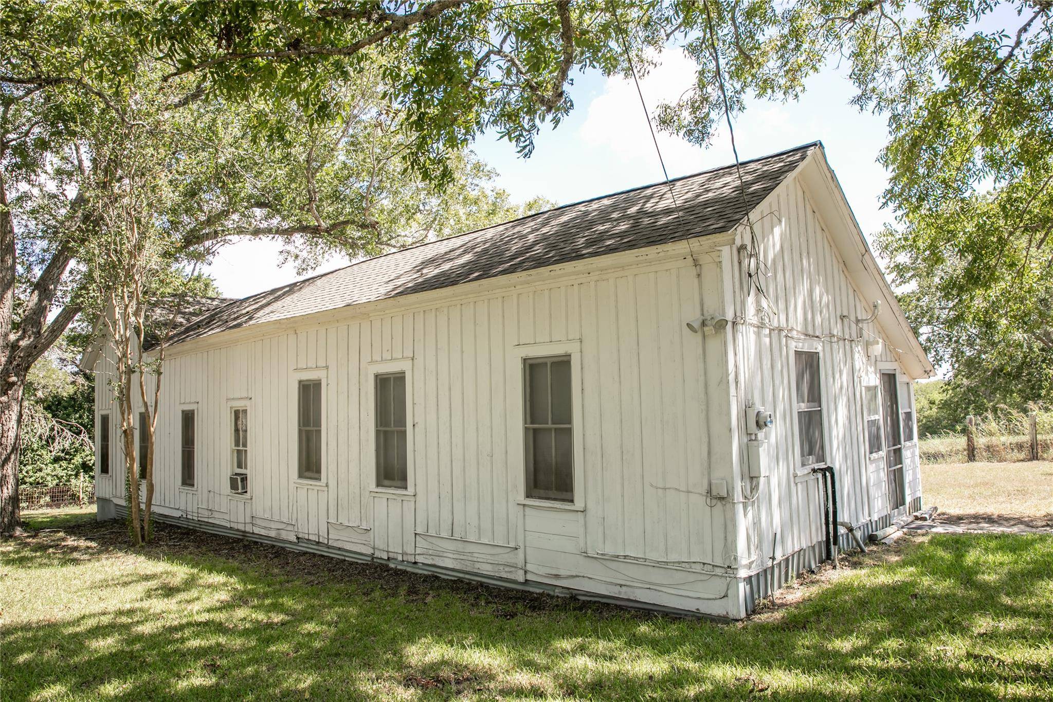 12819 W Burton ST, Burton, TX 77835