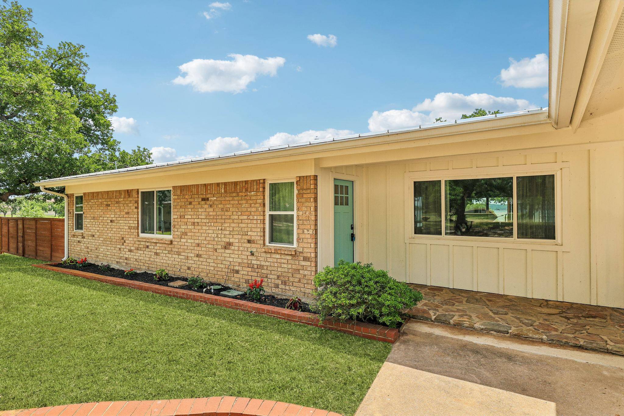 114 Agarita DR, Burnet, TX 78611
