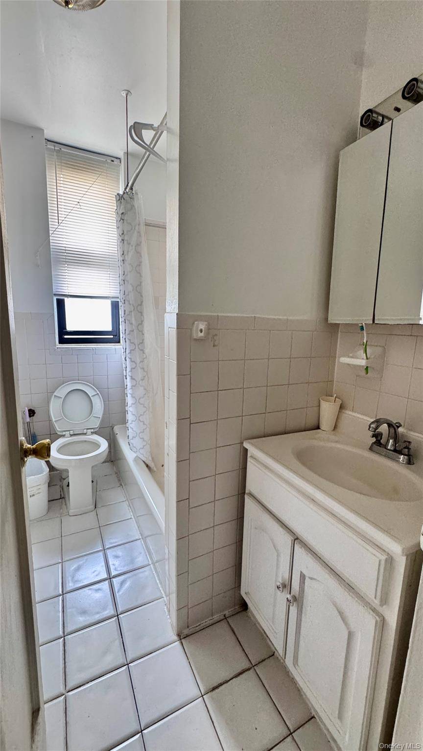 136-05 Sanford Ave #4A, Flushing, NY 11355