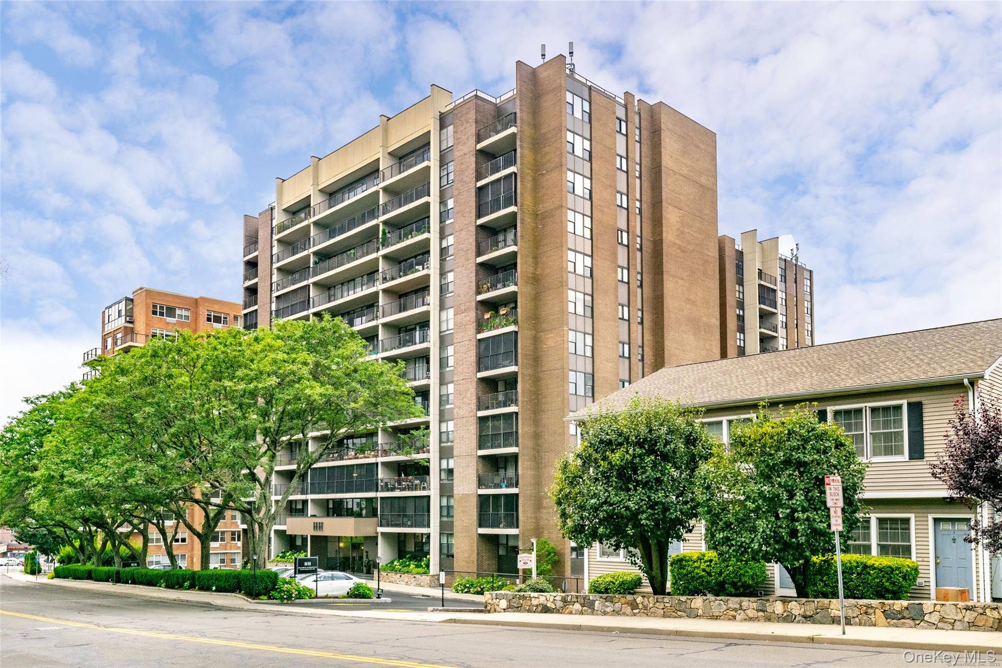 44 Strawberry Hill AVE #11L, Stamford, CT 06902