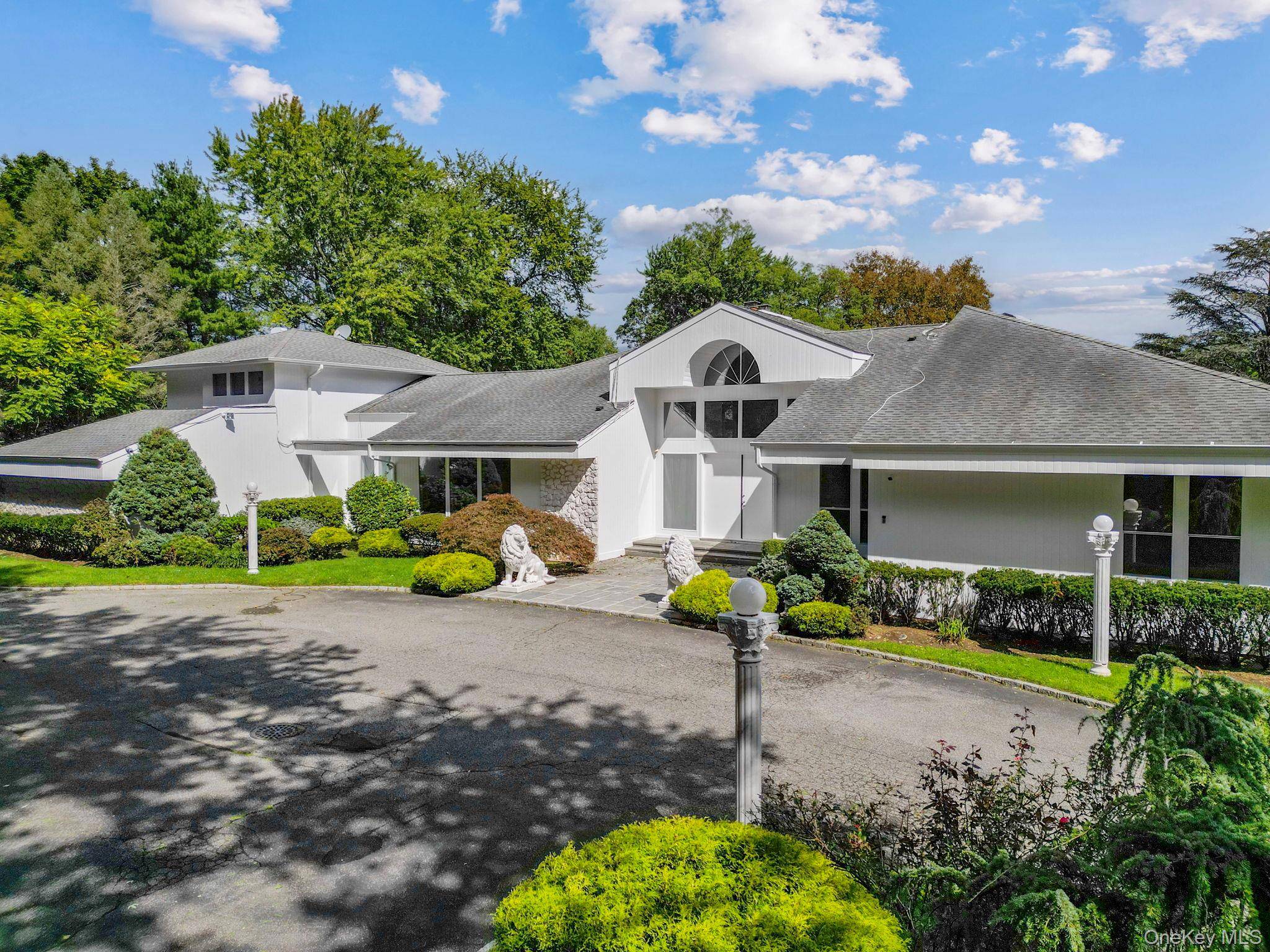 6 Quail PATH, Glen Head, NY 11545