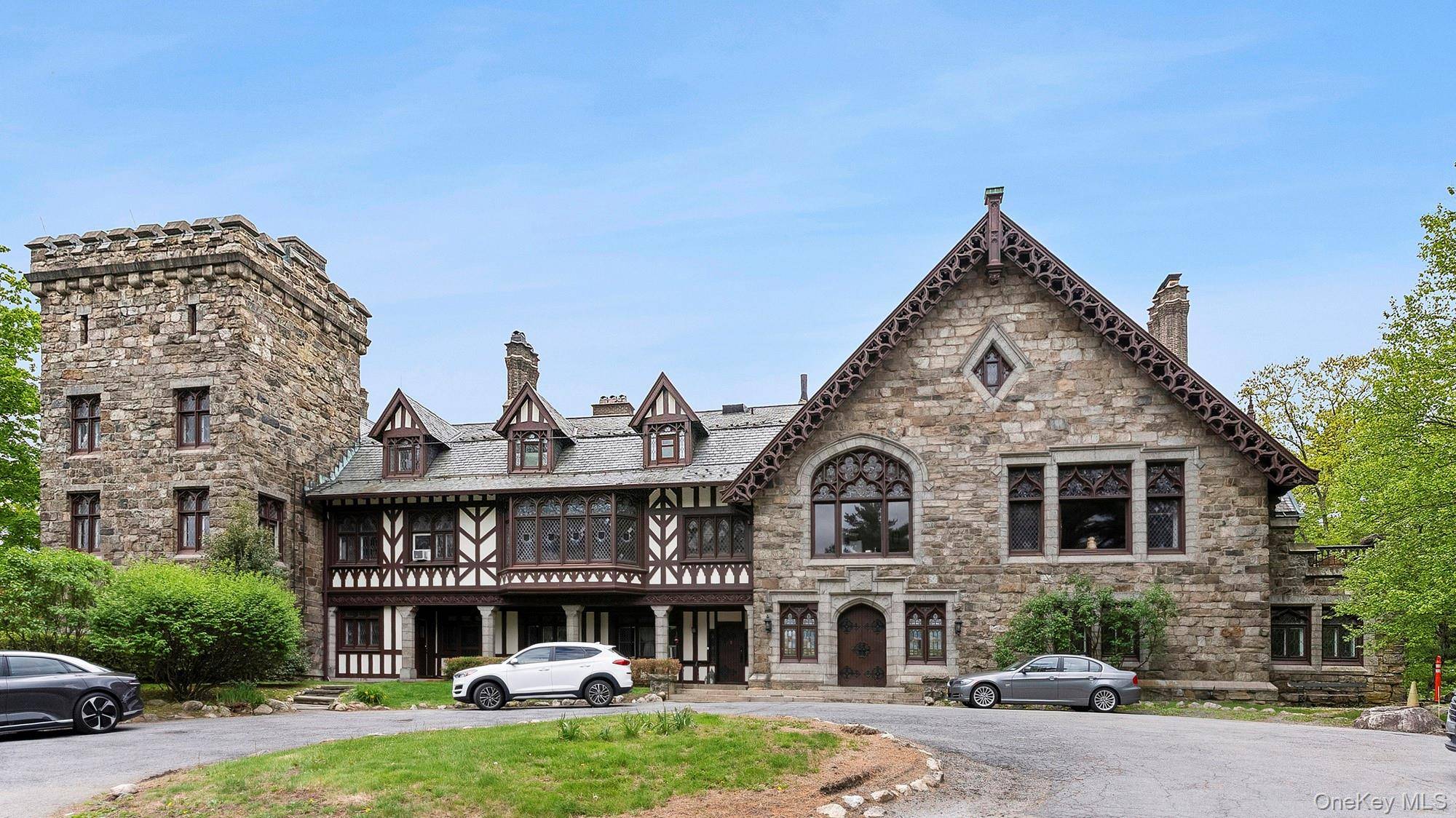 61 Crows Nest RD #6, Tuxedo Park, NY 10987