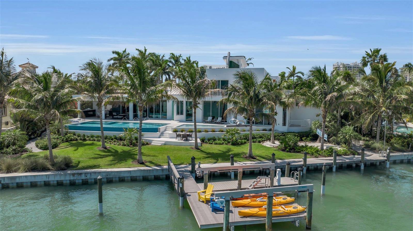 445 MCKINLEY DR, Sarasota, FL 34236
