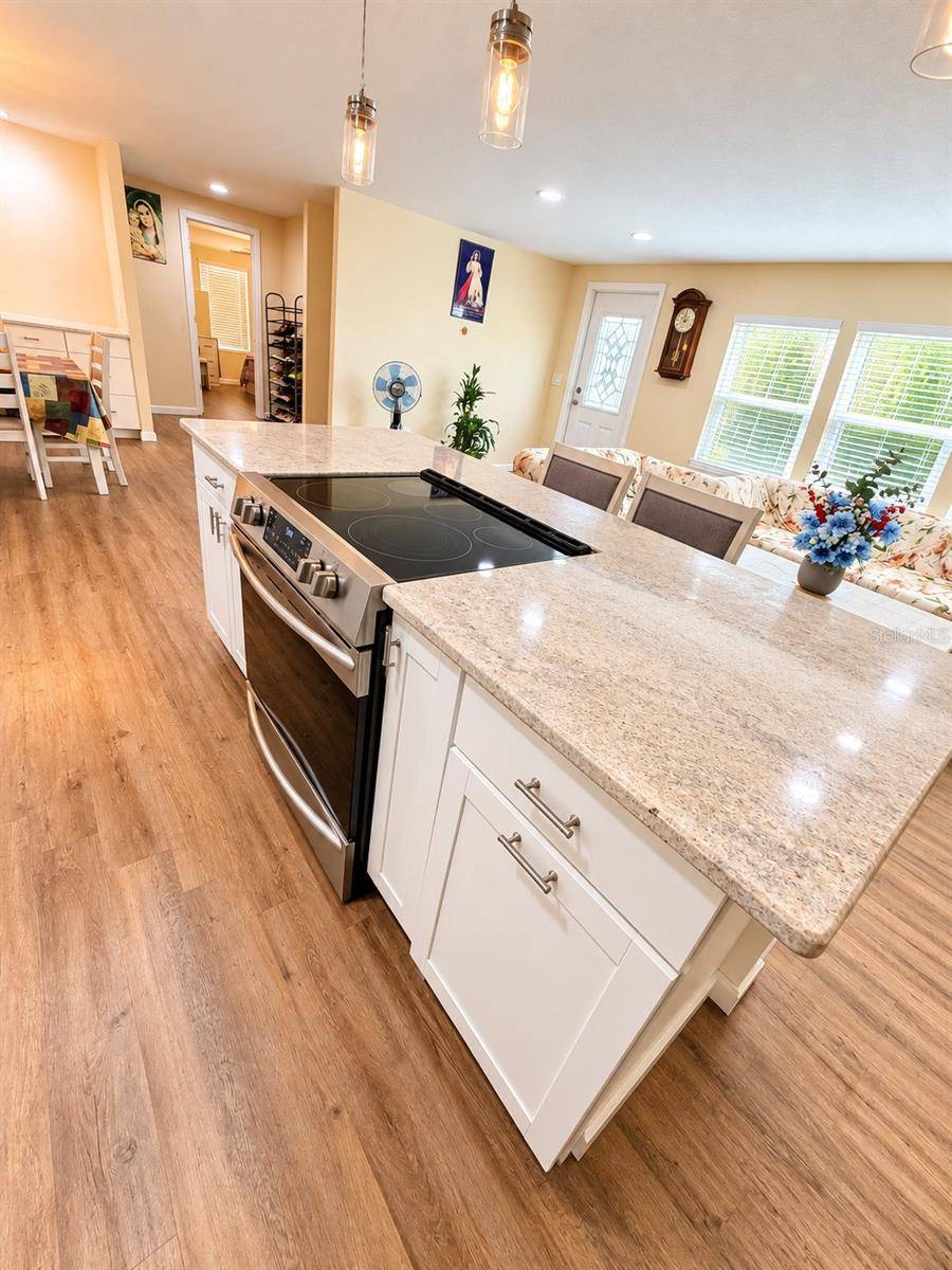 921 FAITH CIR E #35, Bradenton, FL 34212