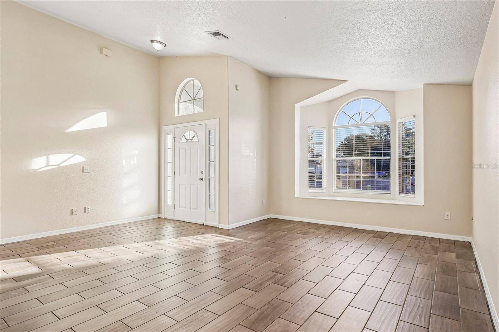 9200 VALENCIA PALMS DR, Orlando, FL 32825