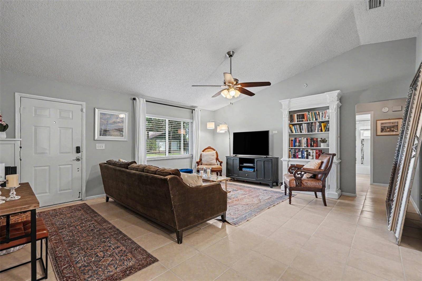 8064 FAWNRIDGE CIR, Tampa, FL 33610