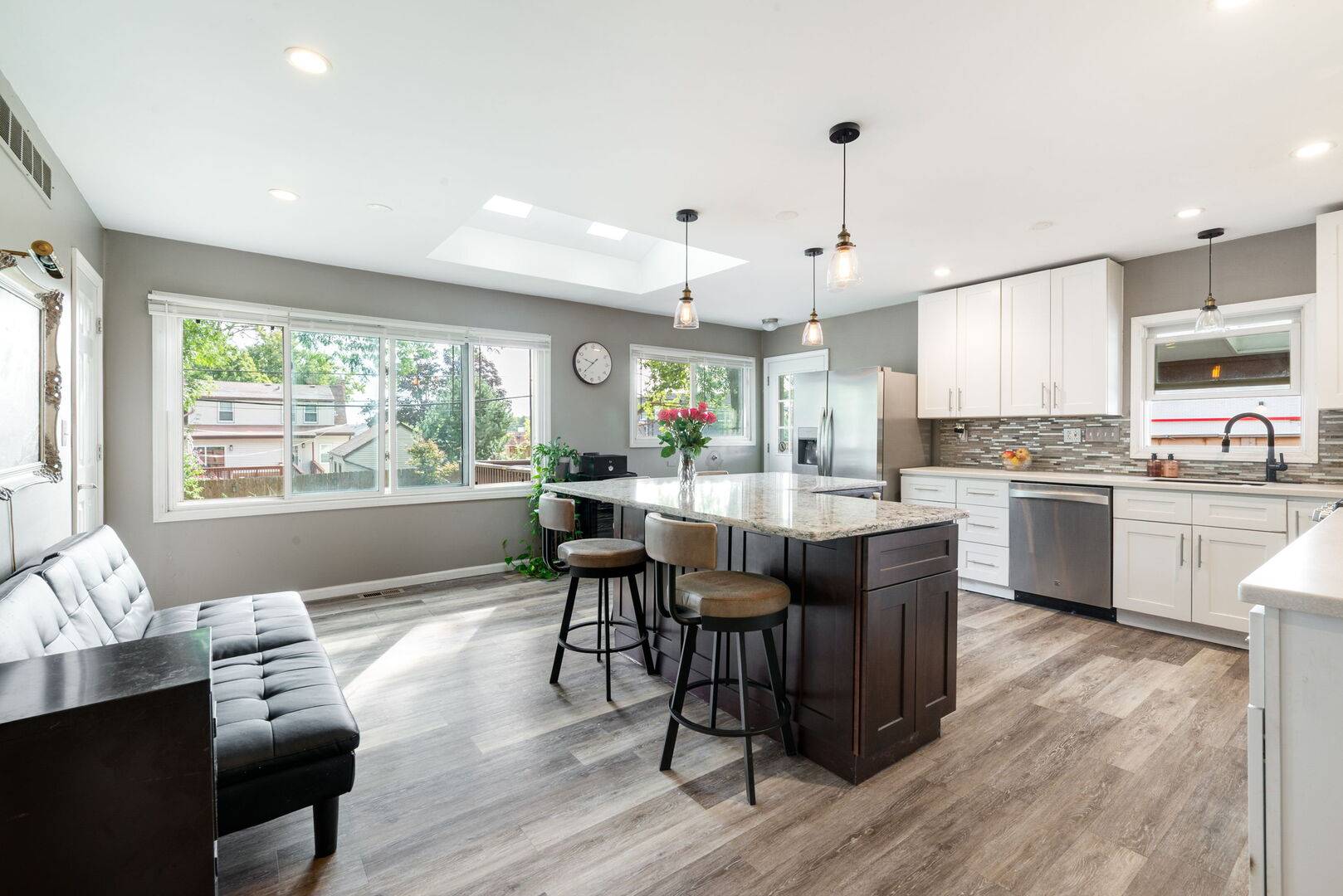 4241 Washington ST, Downers Grove, IL 60515
