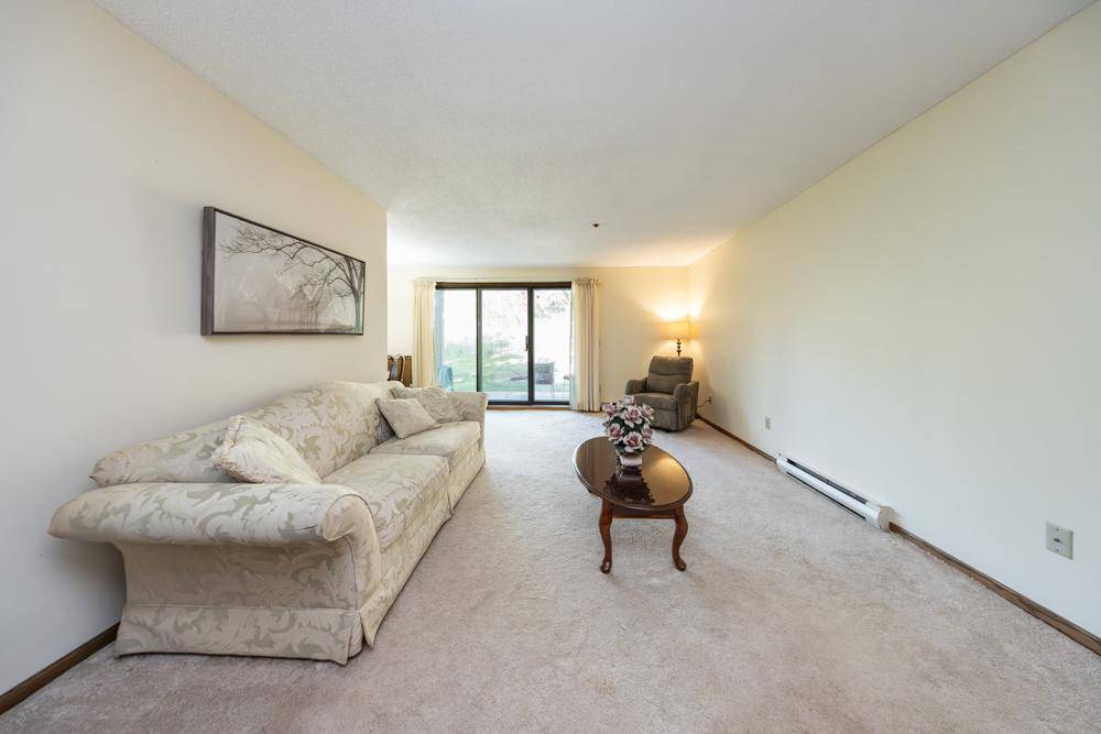 723 Larpenteur AVE E #723A, Maplewood, MN 55117