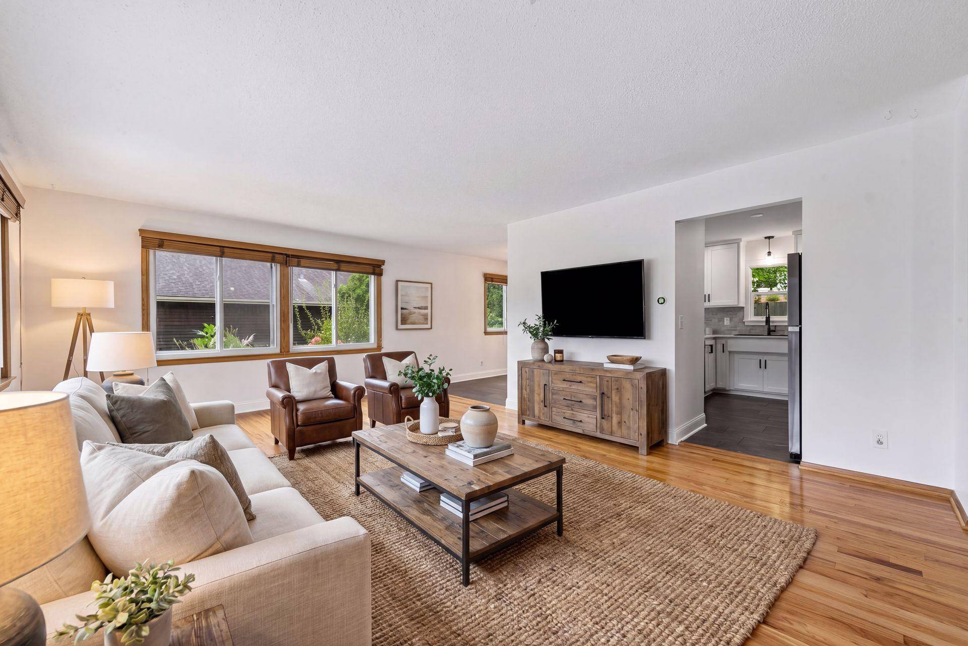1370 Valley View RD, Chaska, MN 55318