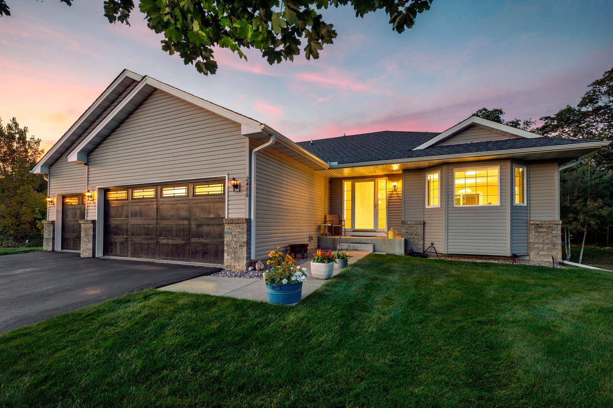 2486 Bridgewater PL S, Cambridge, MN 55008