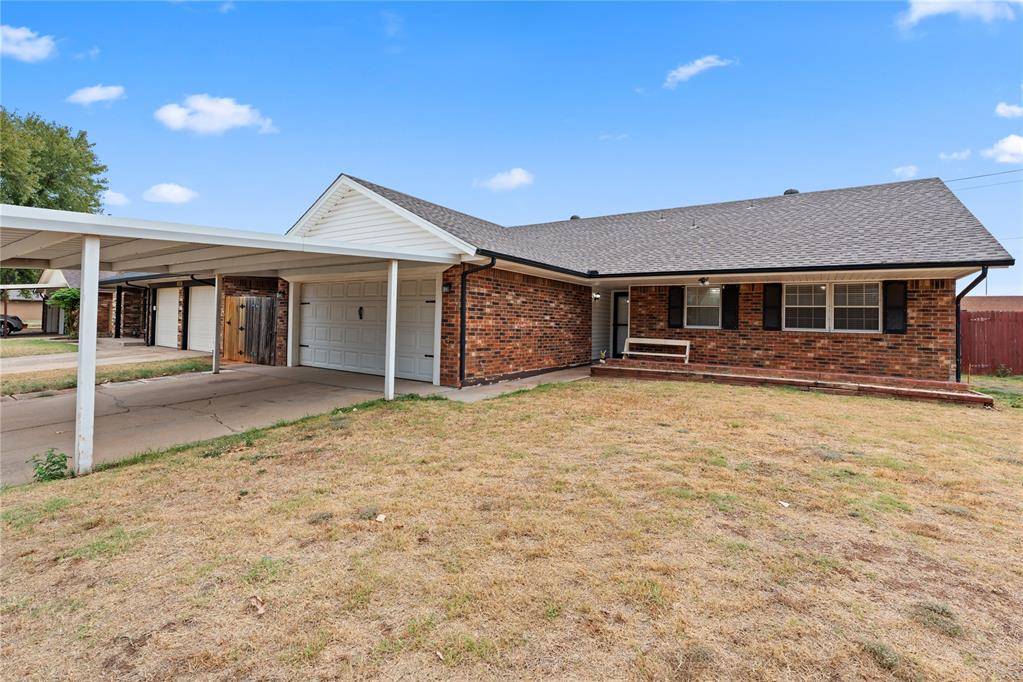 926 S Highland DR, Mustang, OK 73064