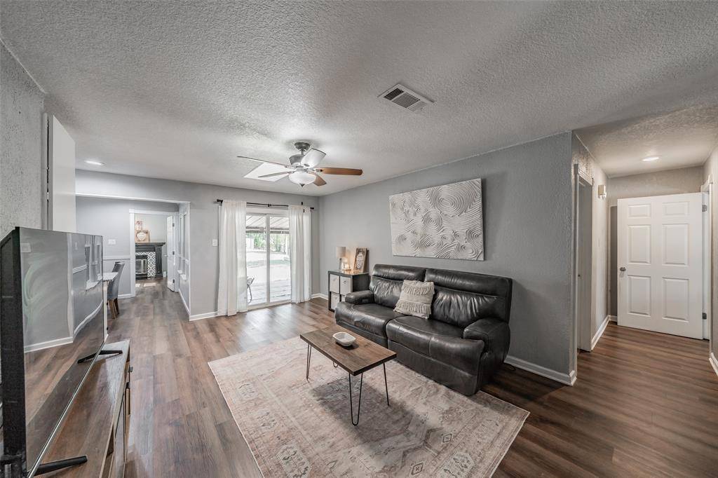 7008 Smithfield Road, North Richland Hills, TX 76182