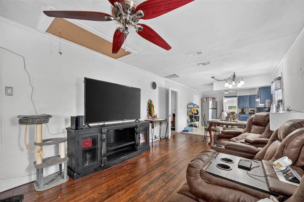 2216 Suewood Lane, Dallas, TX 75217