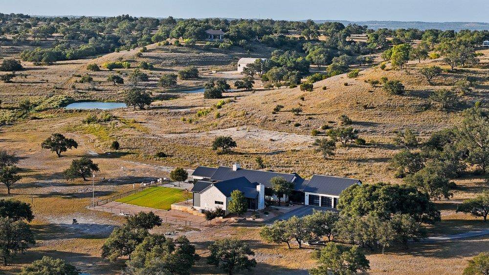 417 Summit Spring LN, Johnson City, TX 78636