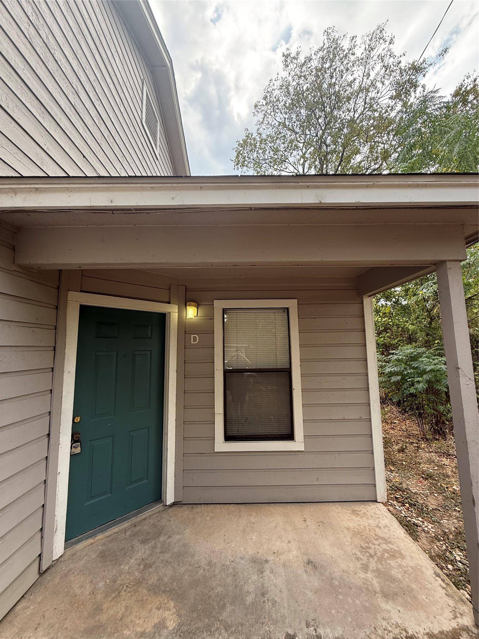 8902 Schick RD #D, Austin, TX 78729