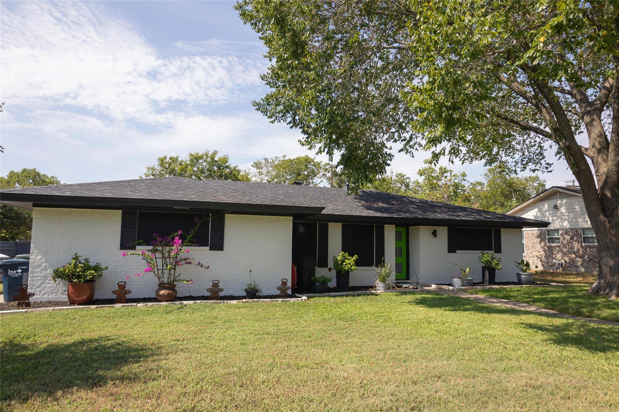 1200 Garden LN, Bryan, TX 77802