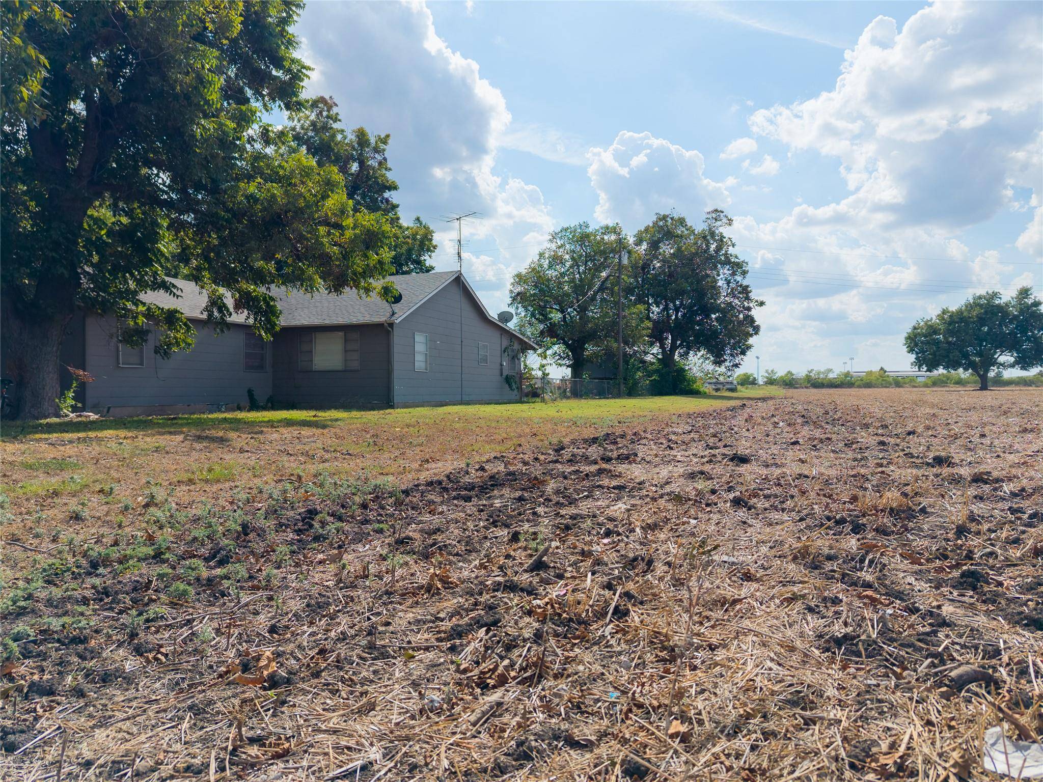 4213 N Main ST, Taylor, TX 76574