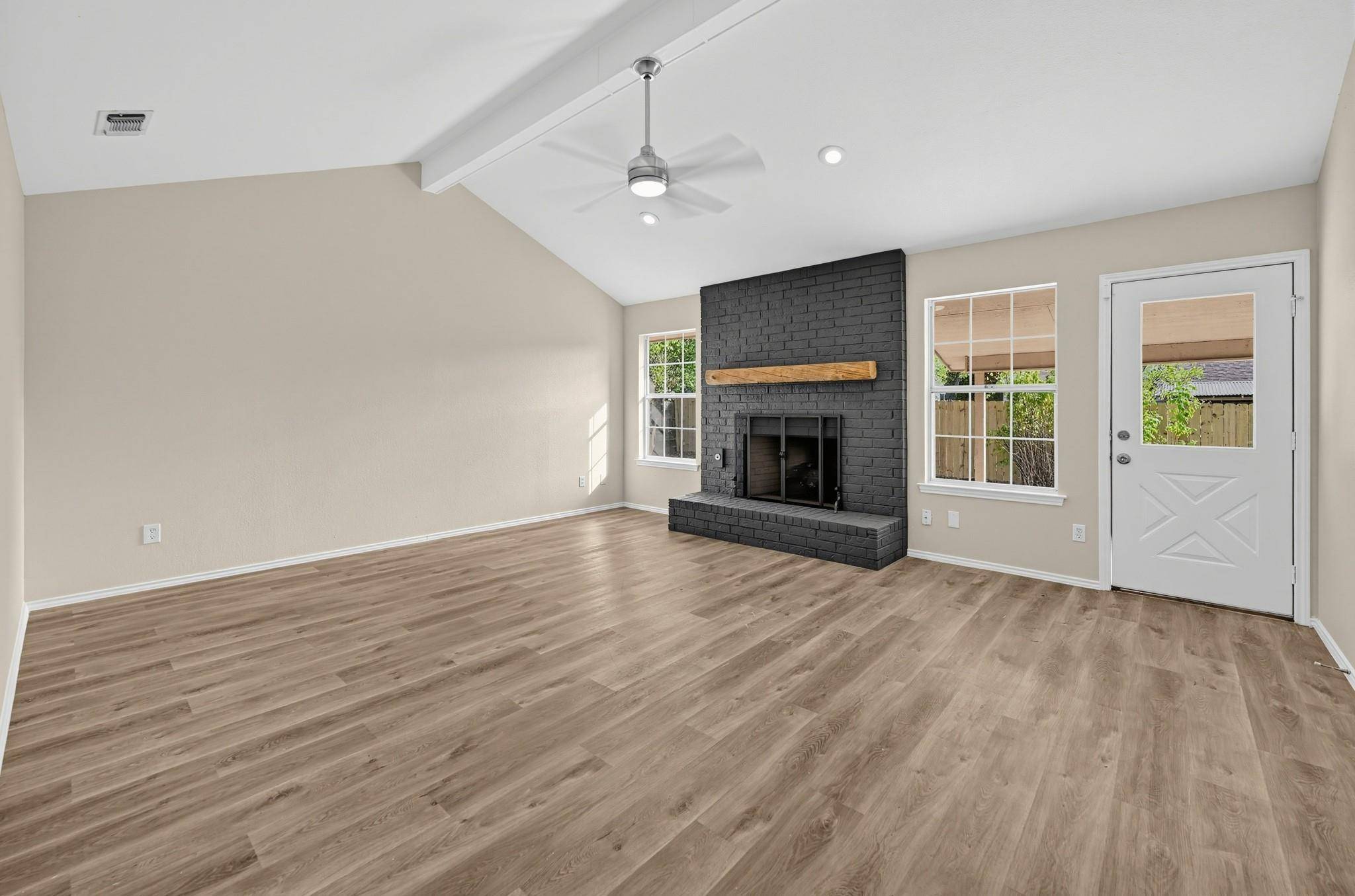212 Burning Tree DR, Georgetown, TX 78628