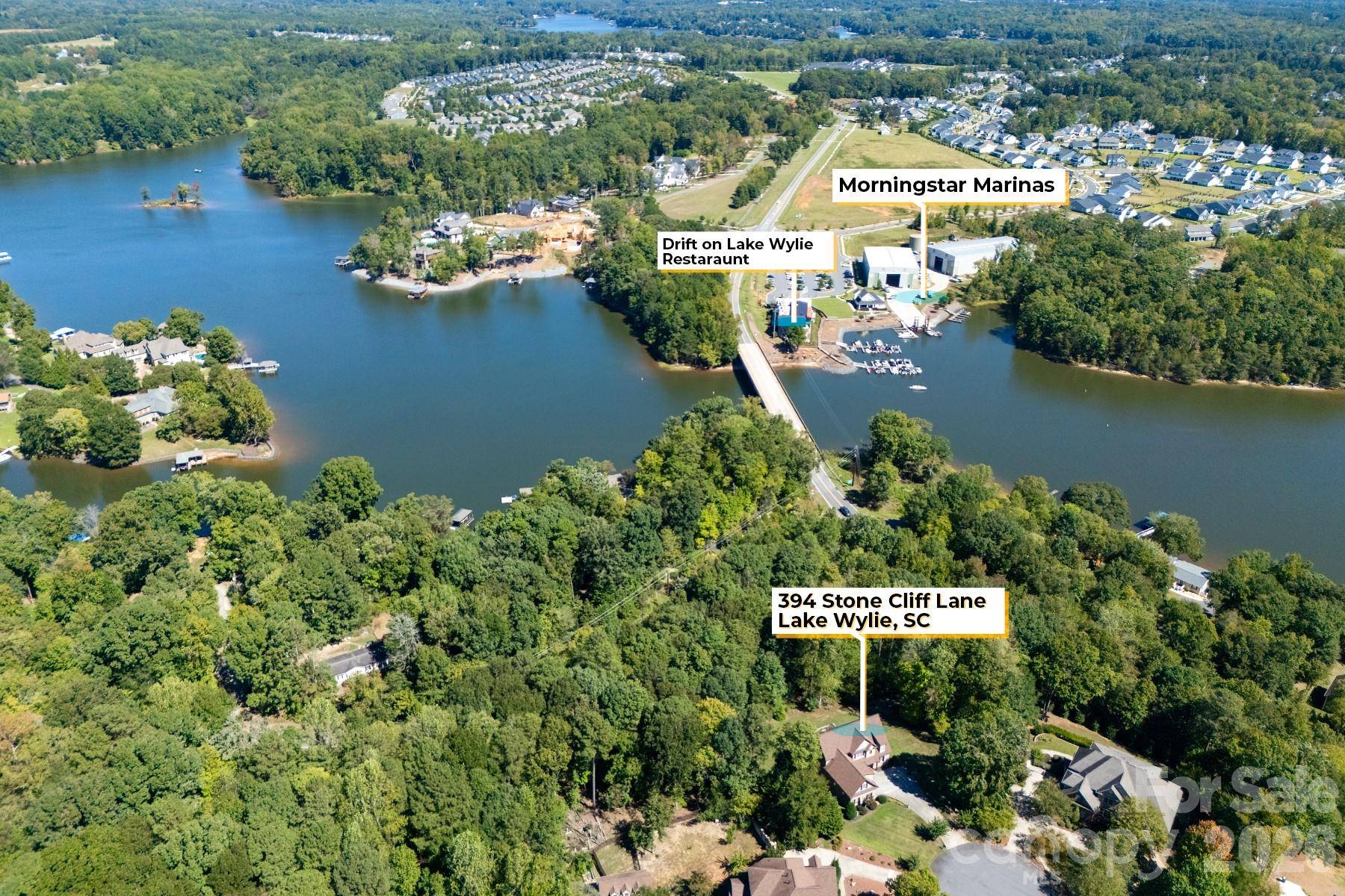 394 Stone Cliff LN, Lake Wylie, SC 29710