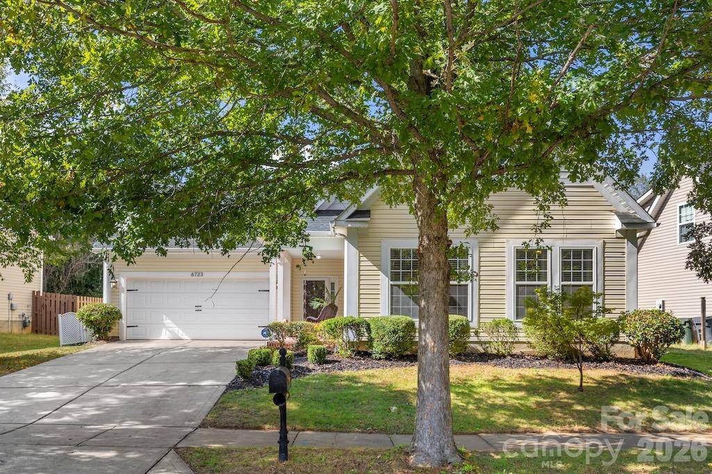 6723 Carrington Pointe DR, Huntersville, NC 28078
