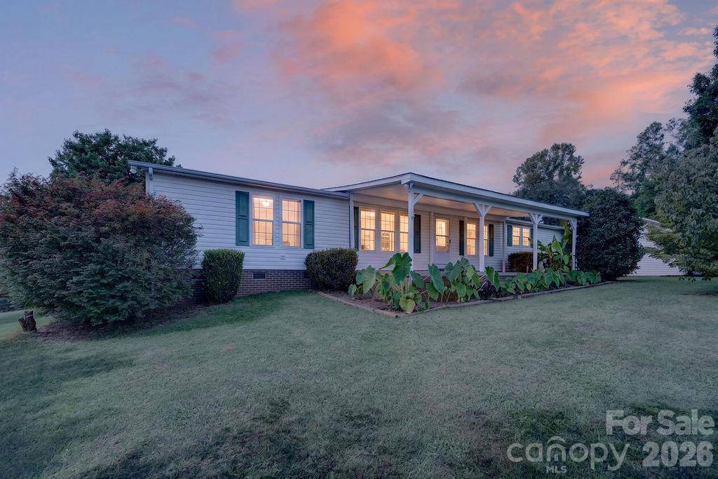 6041 Kaylas Ridge RD, Connelly Springs, NC 28612