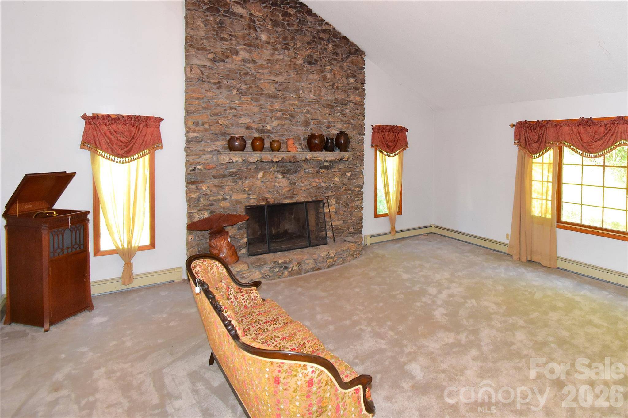 586 Justice Ridge RD, Candler, NC 28715