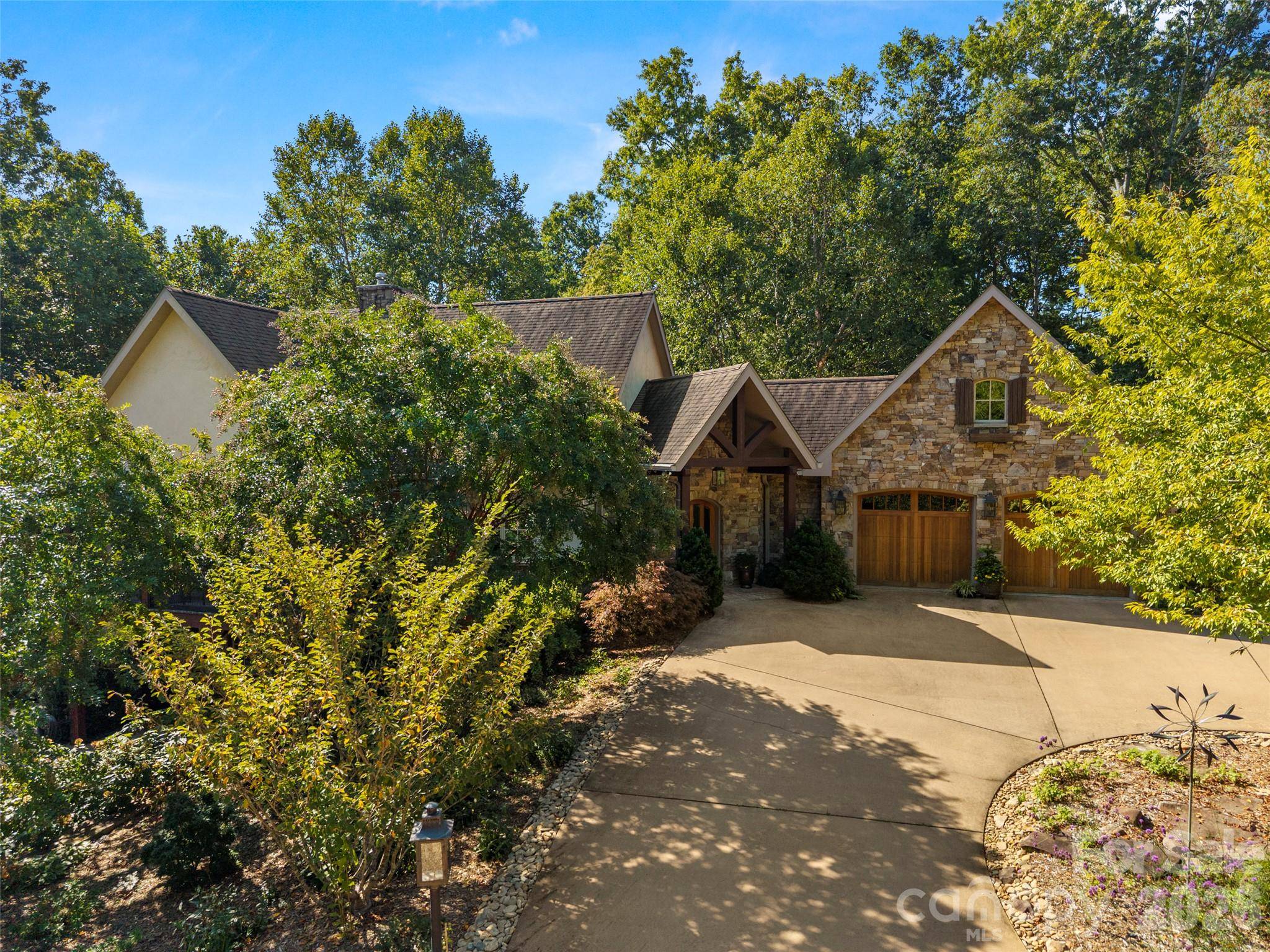 89 Emmas Grove RD, Fletcher, NC 28732