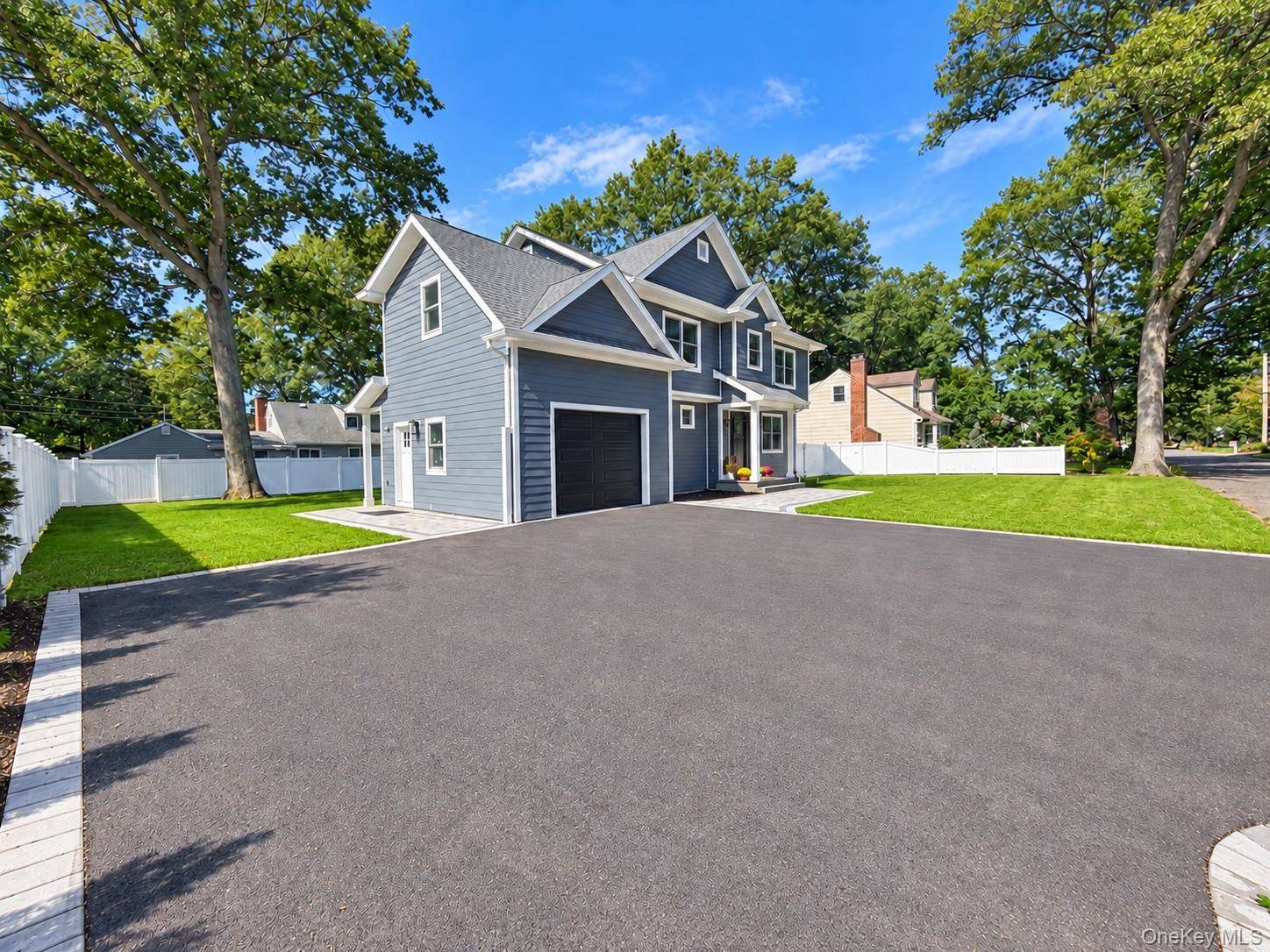 218 W Tyler AVE, Miller Place, NY 11764