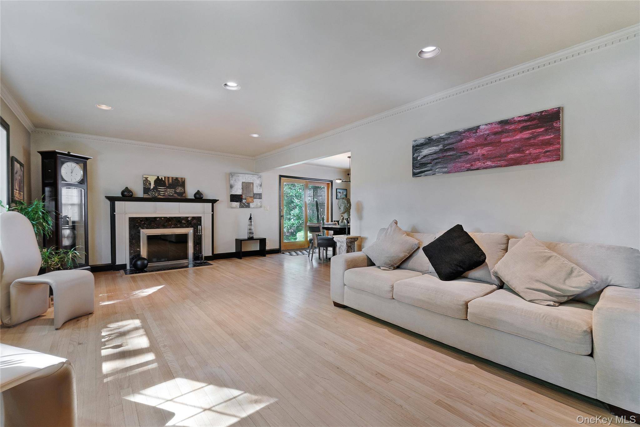 37 Bayberry AVE, Garden City, NY 11530