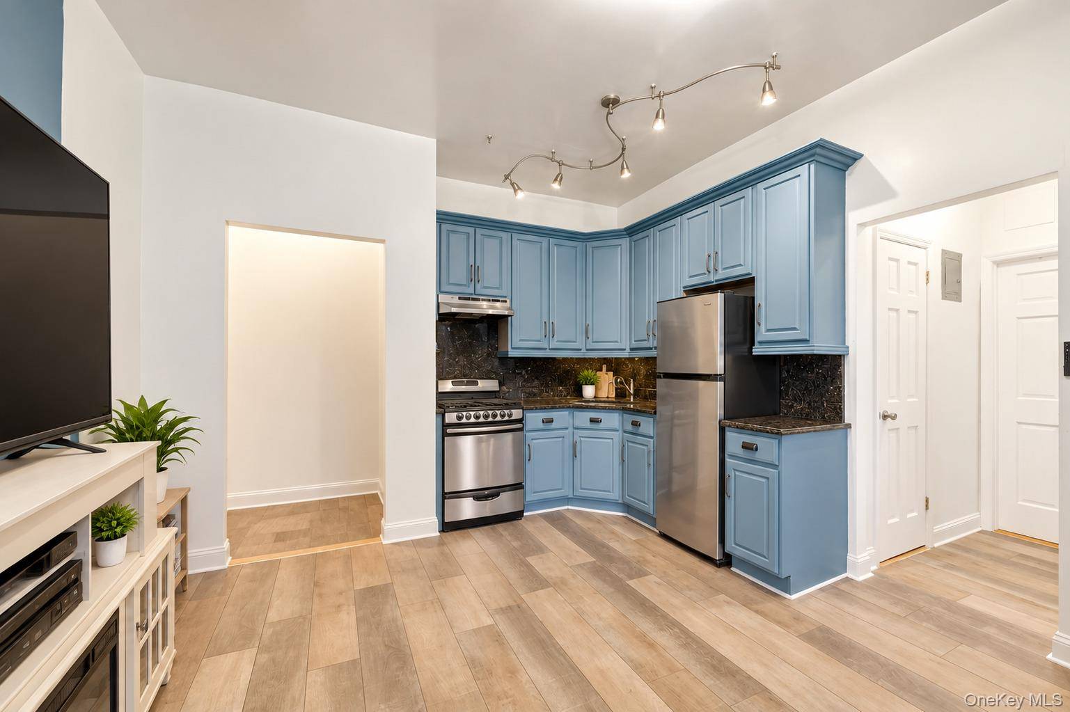 115-25 Metropolitan AVE #224, Kew Gardens, NY 11418