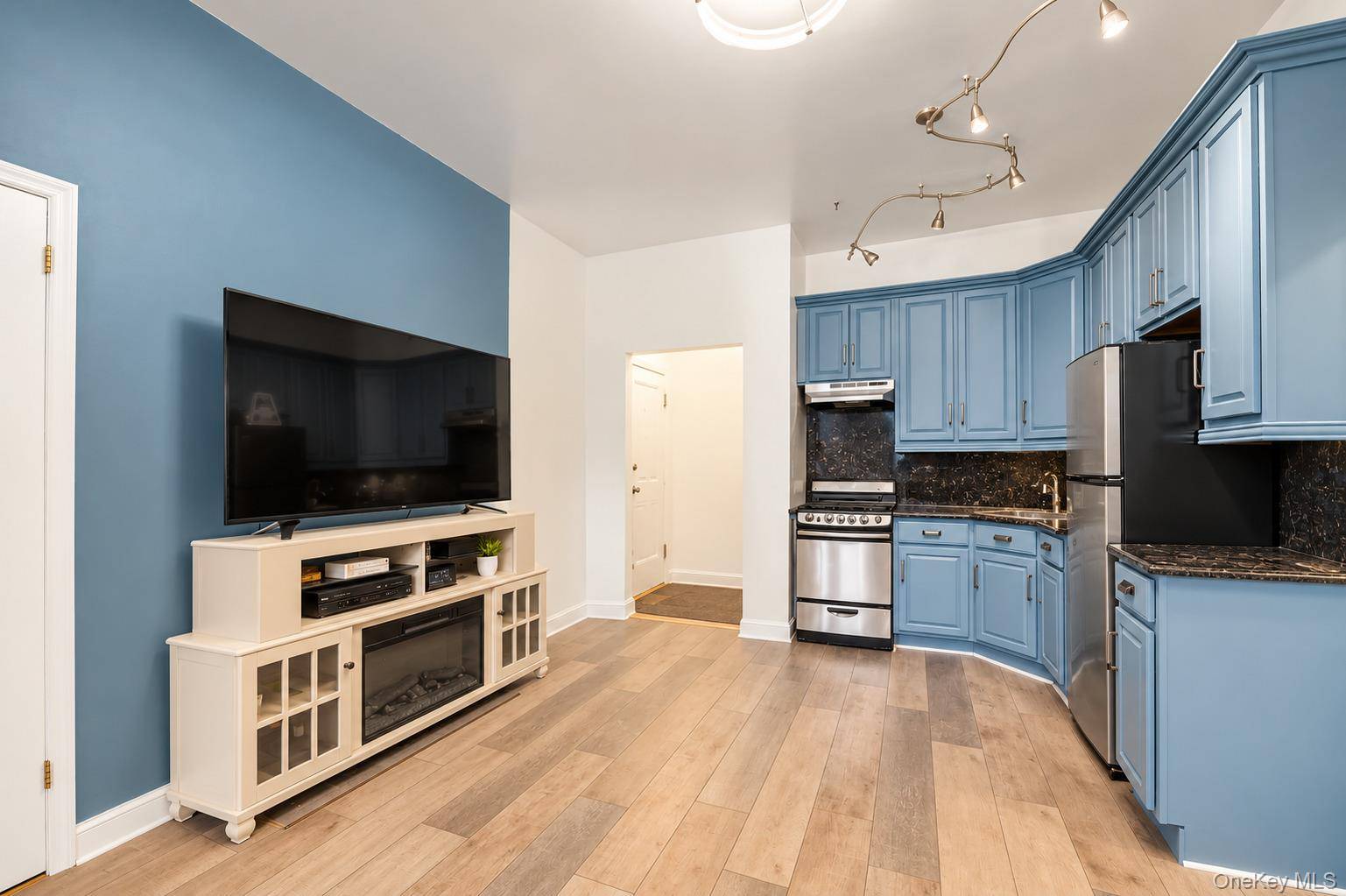 115-25 Metropolitan AVE #224, Kew Gardens, NY 11418
