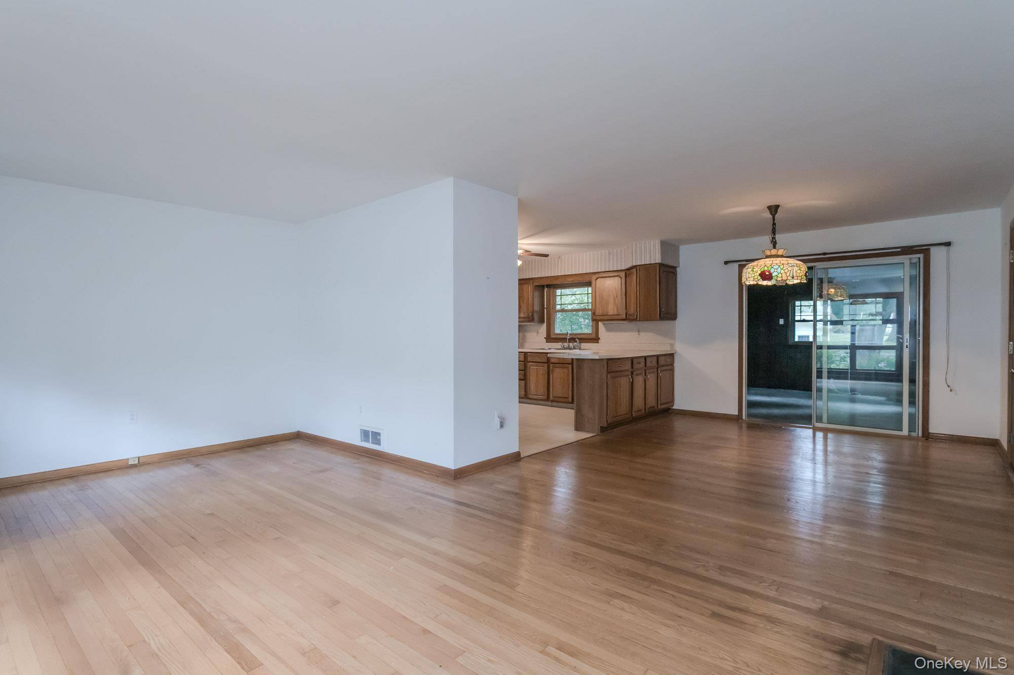 8 Crescent AVE, Warwick, NY 10990