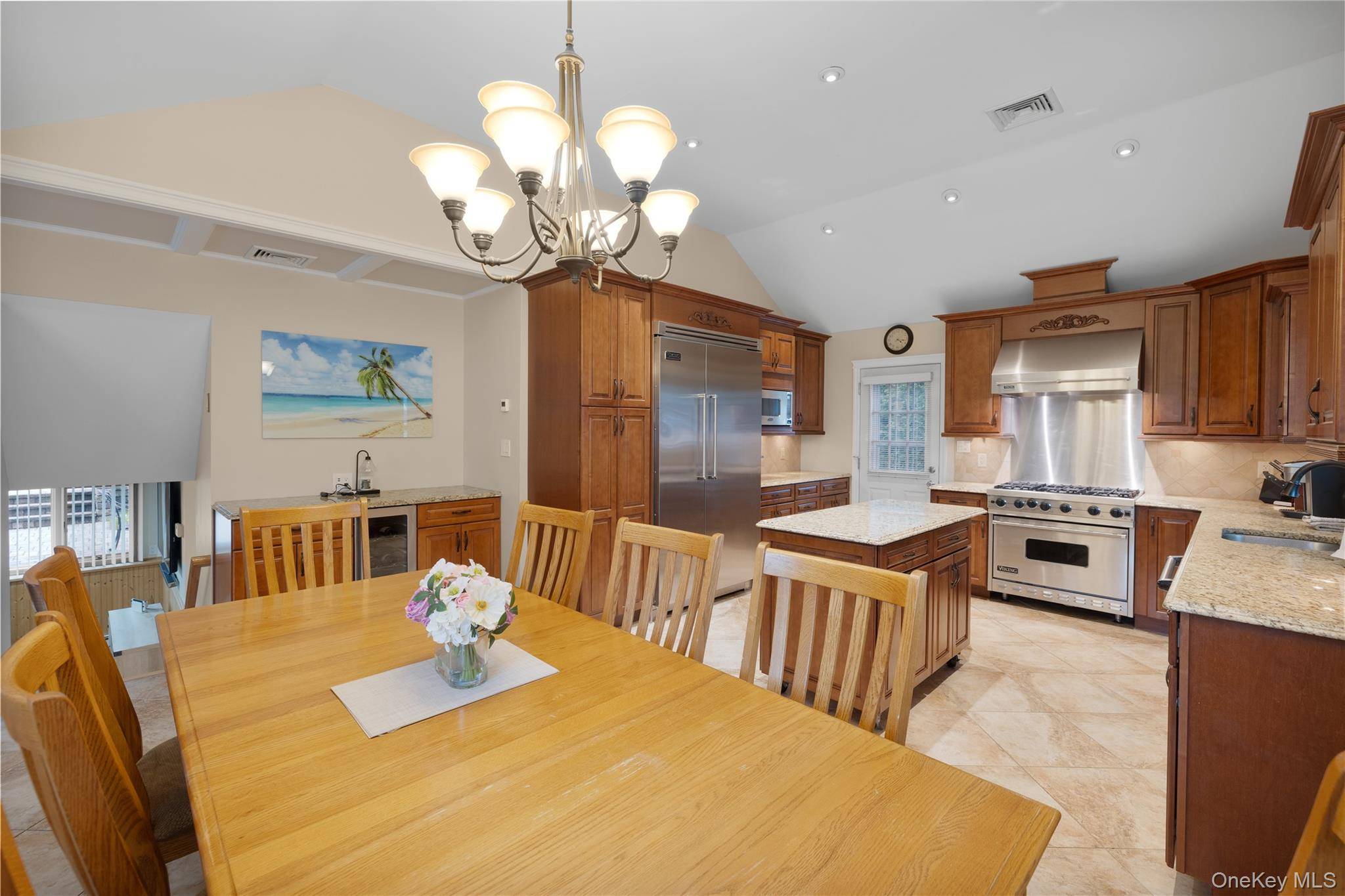 655 Hyman AVE, Bay Shore, NY 11706