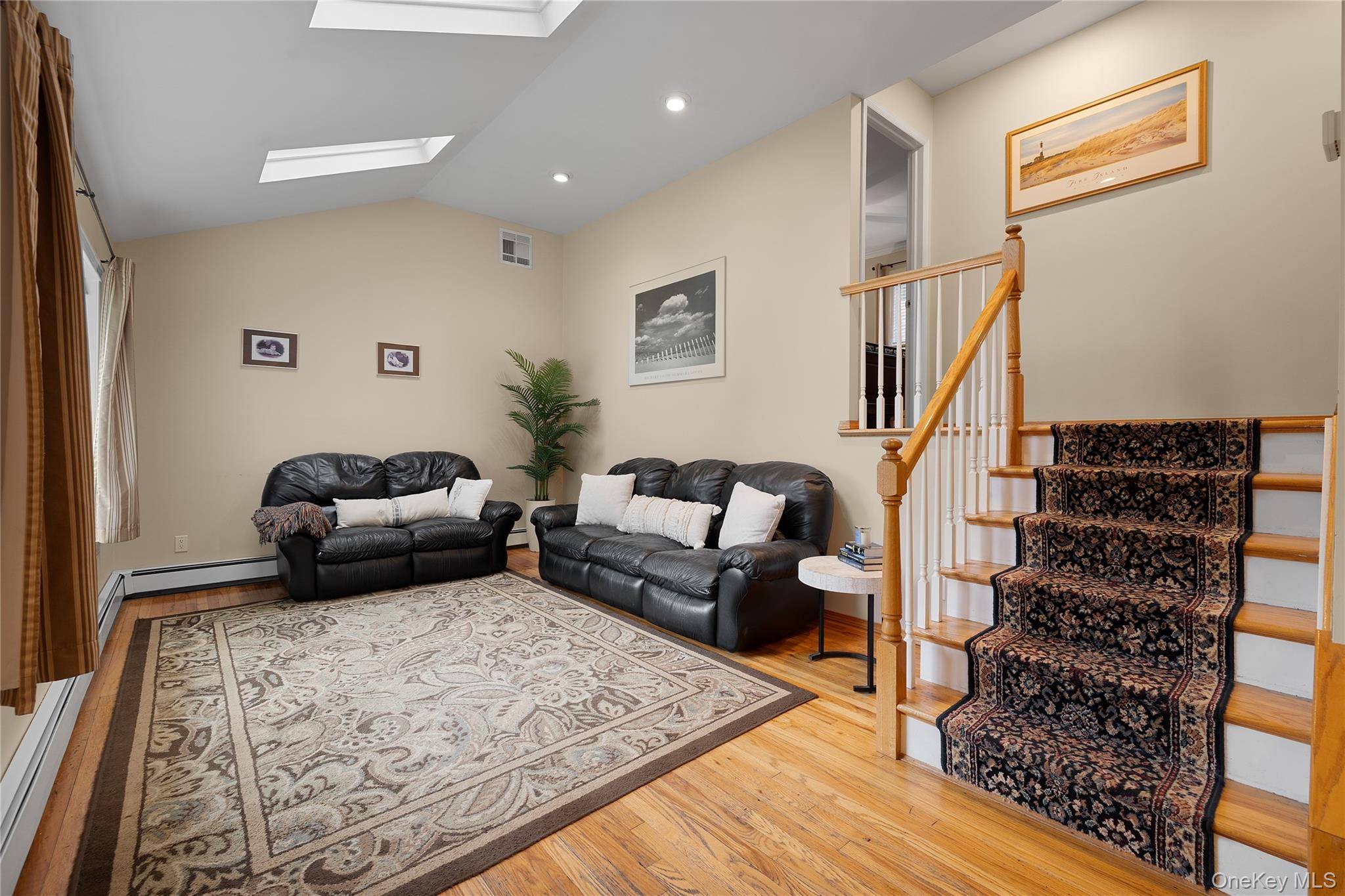 655 Hyman AVE, Bay Shore, NY 11706