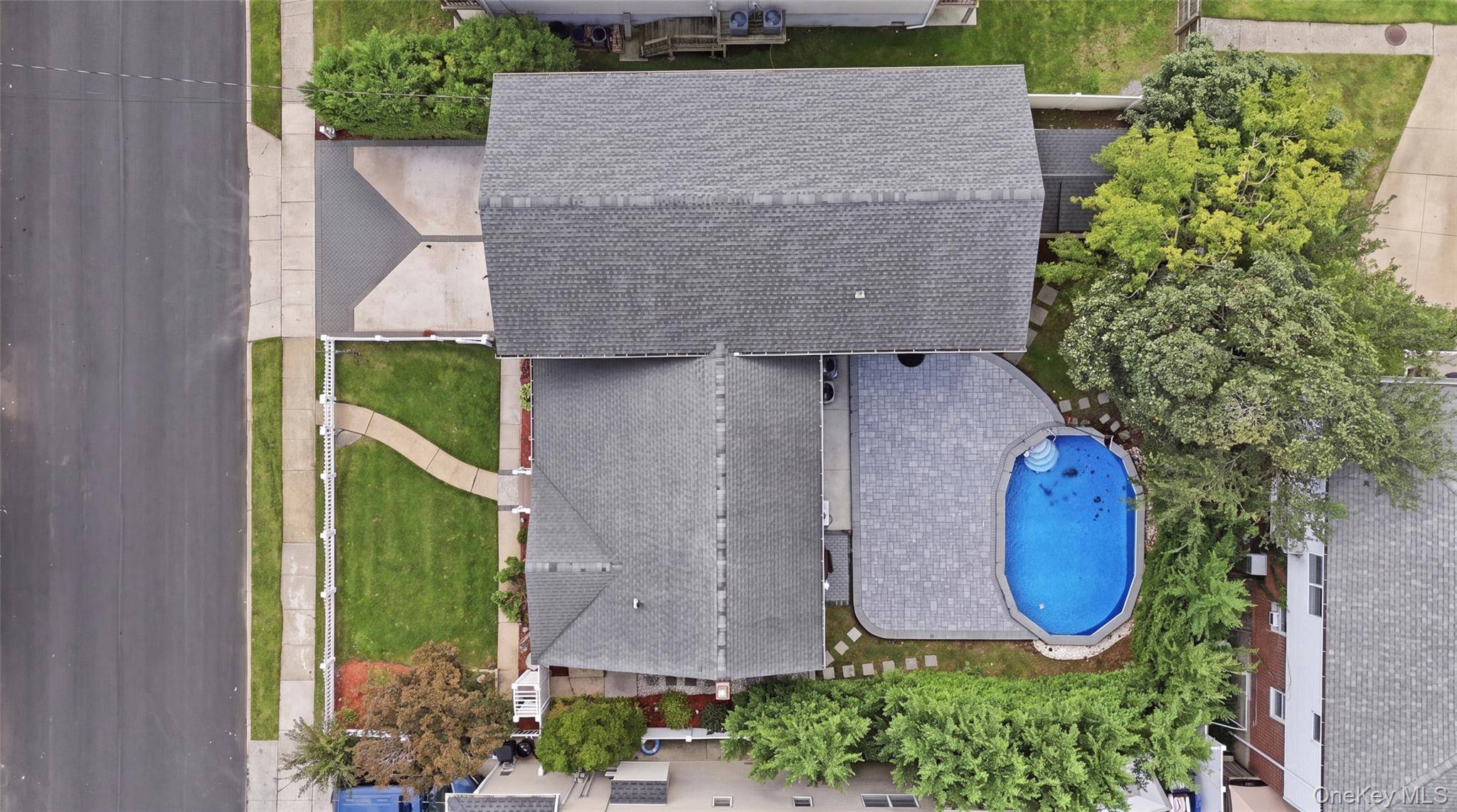 61 1st AVE, East Rockaway, NY 11518
