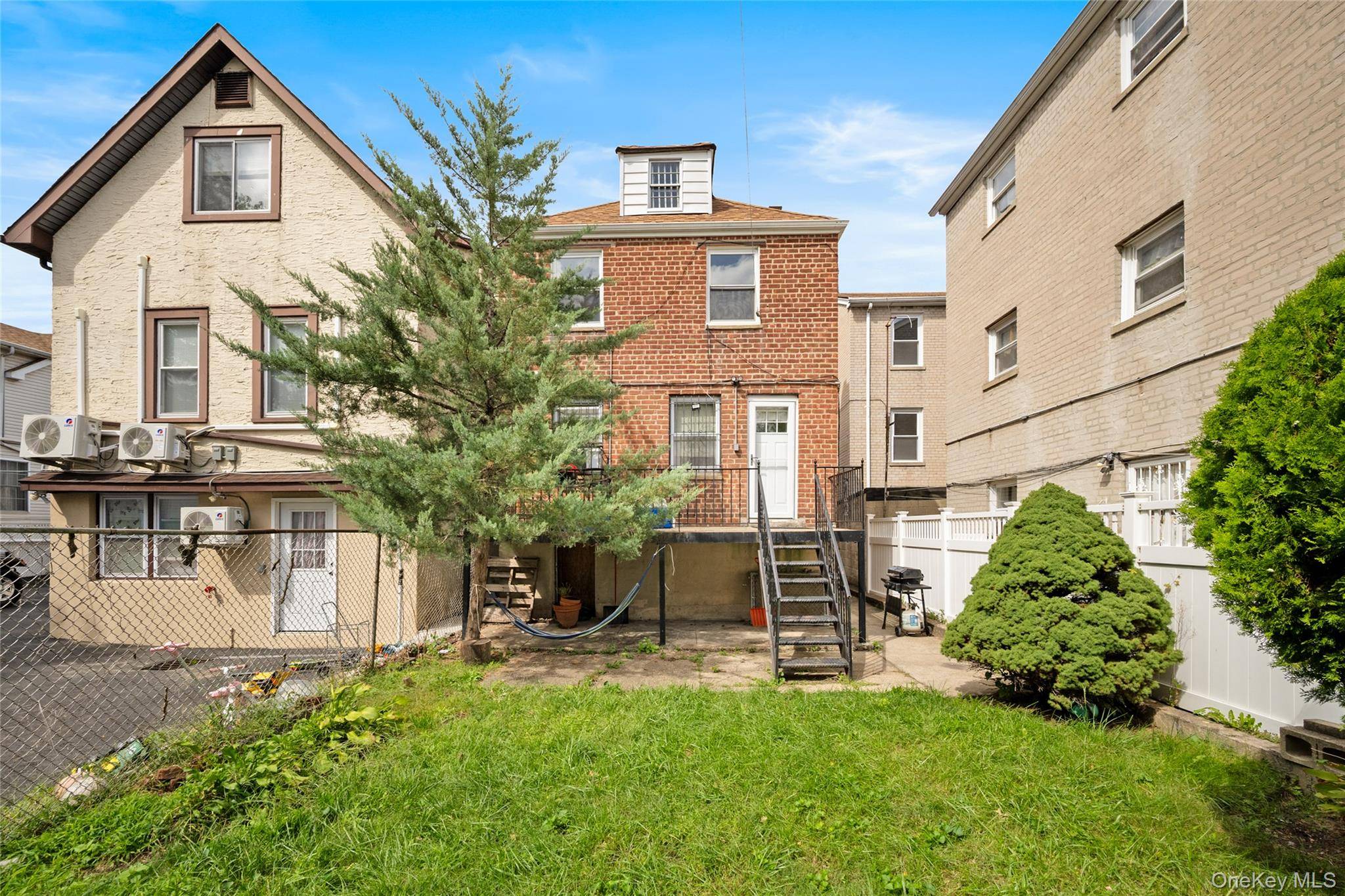 3270 Middletown RD, Bronx, NY 10465