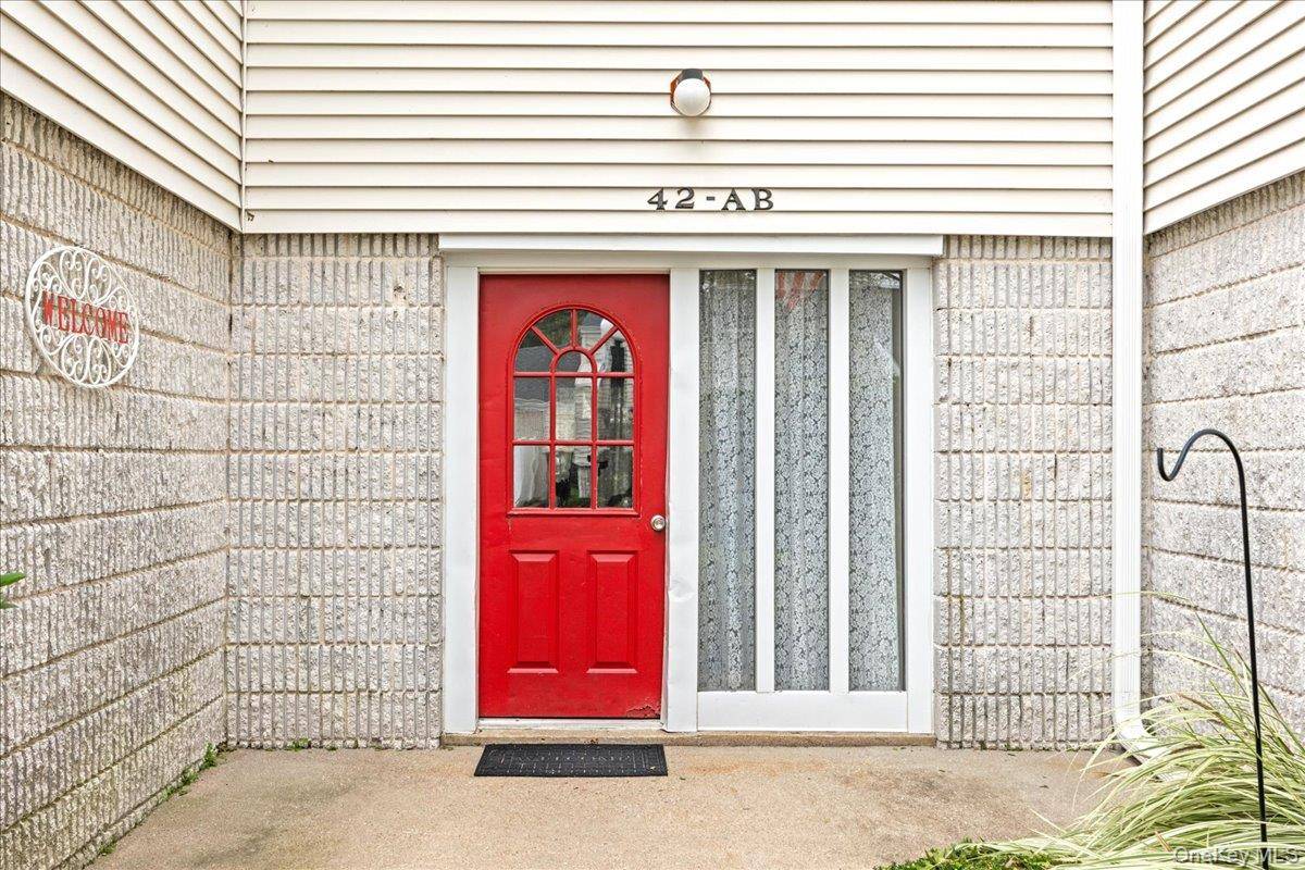42 Richmond BLVD #3A, Ronkonkoma, NY 11779