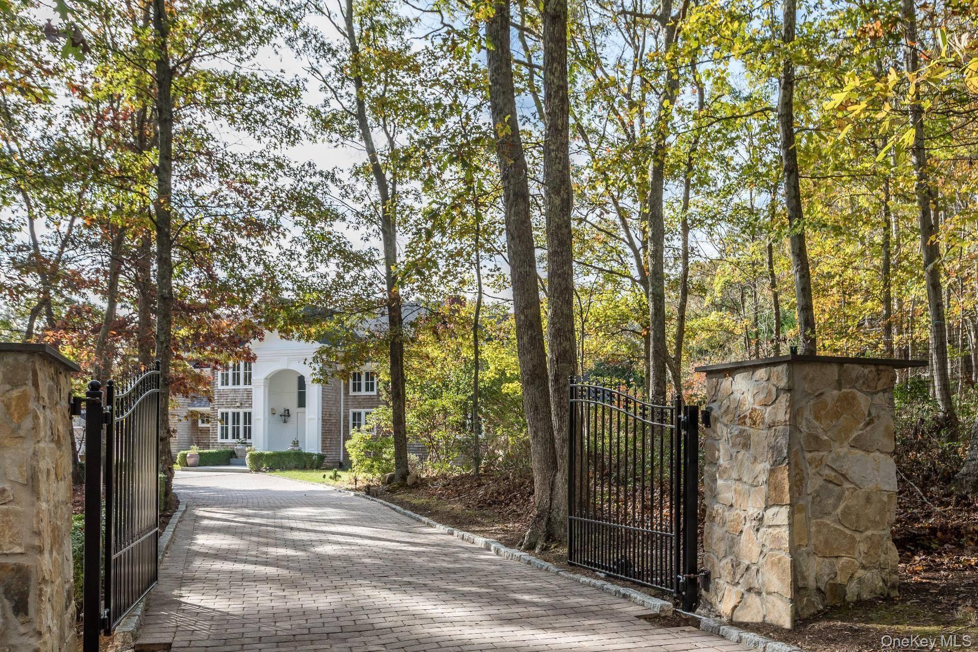 2136 Deerfield RD, Sag Harbor, NY 11963