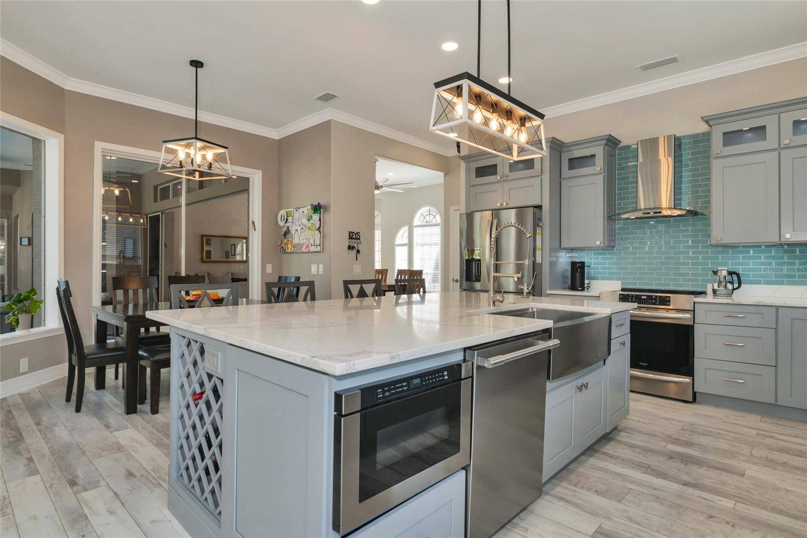 1101 KINGS WAY DR, Nokomis, FL 34275