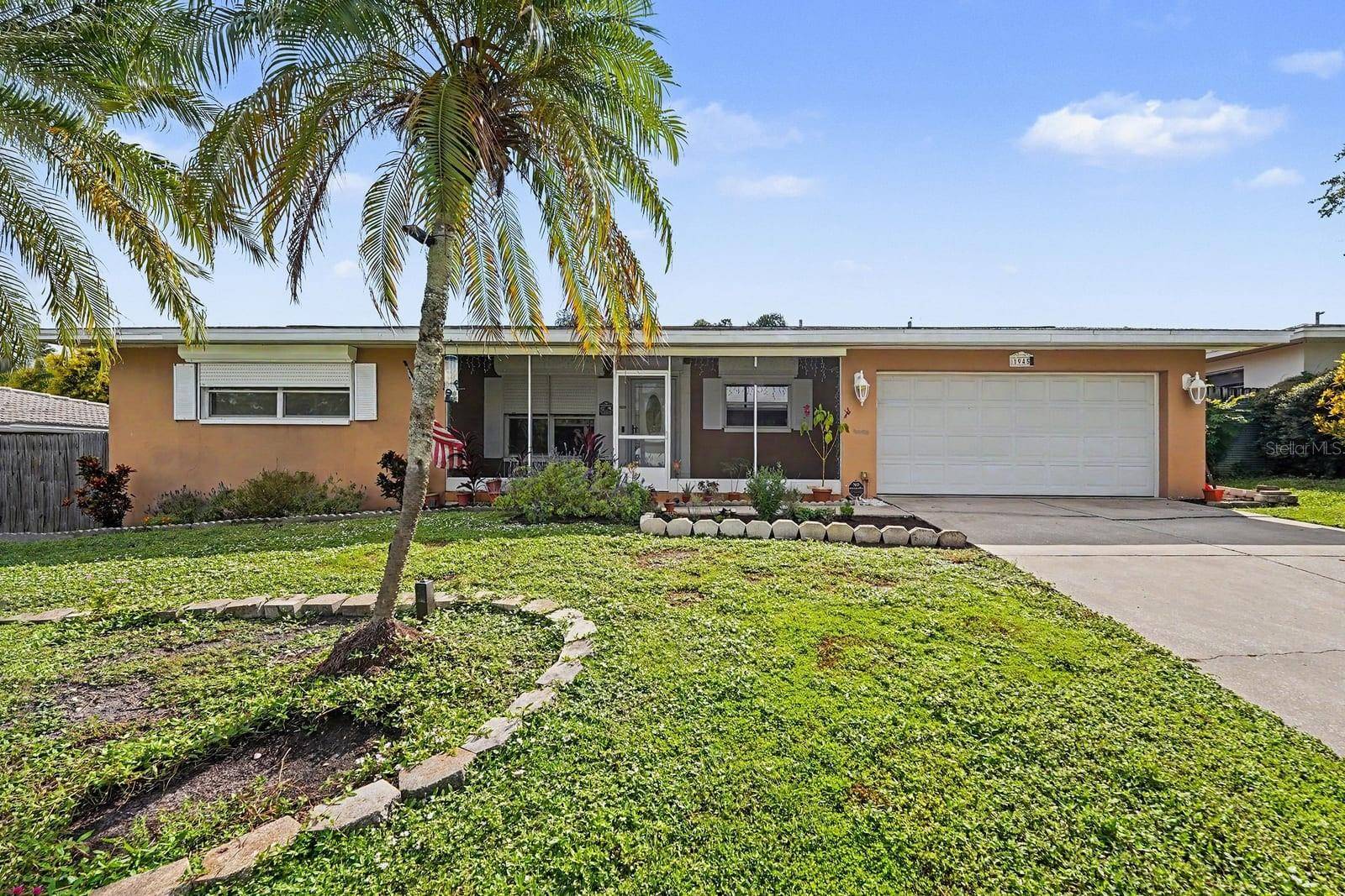 1945 SOUVENIR DR, Clearwater, FL 33755