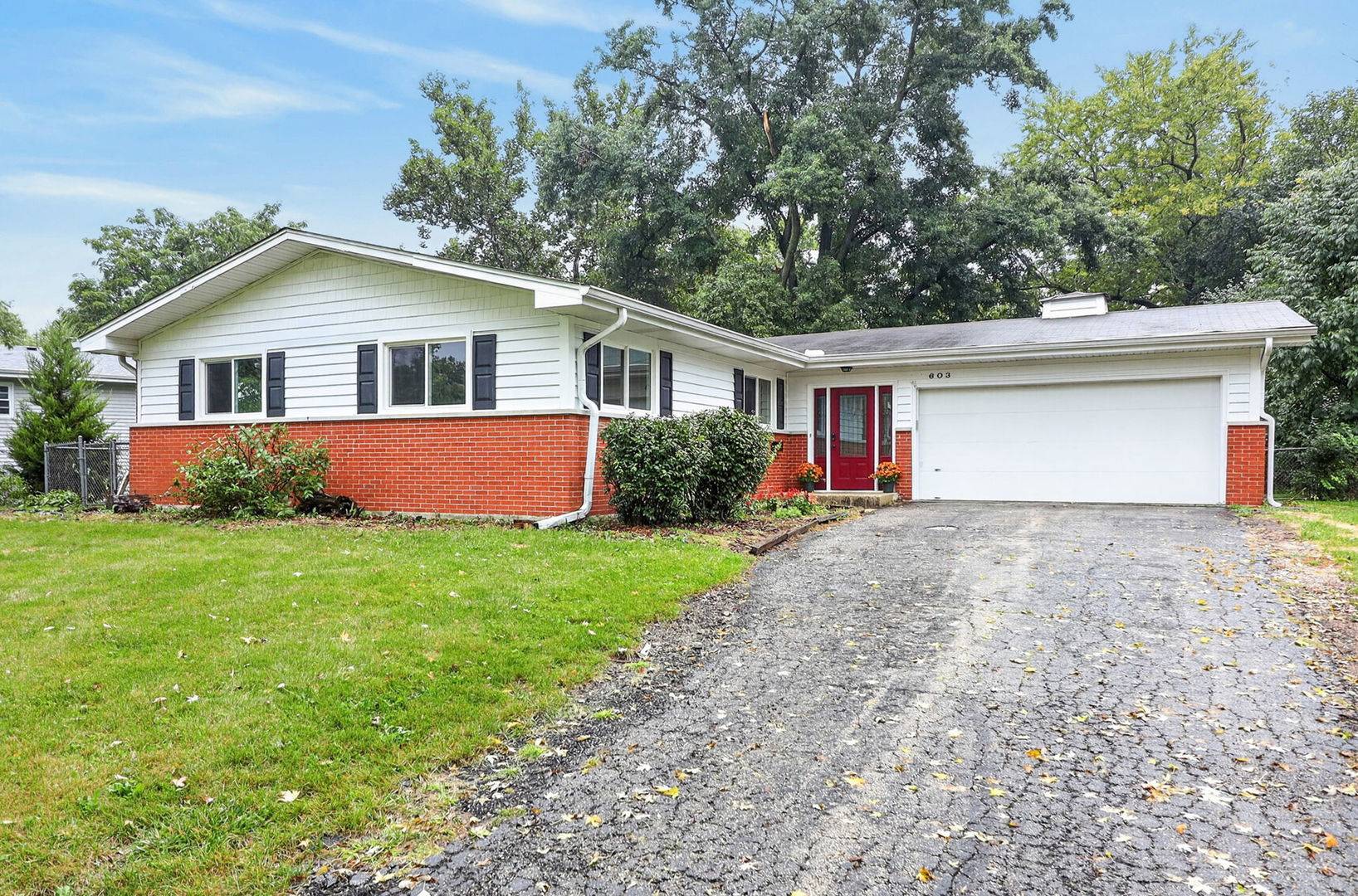603 Kohley RD, Lisle, IL 60532